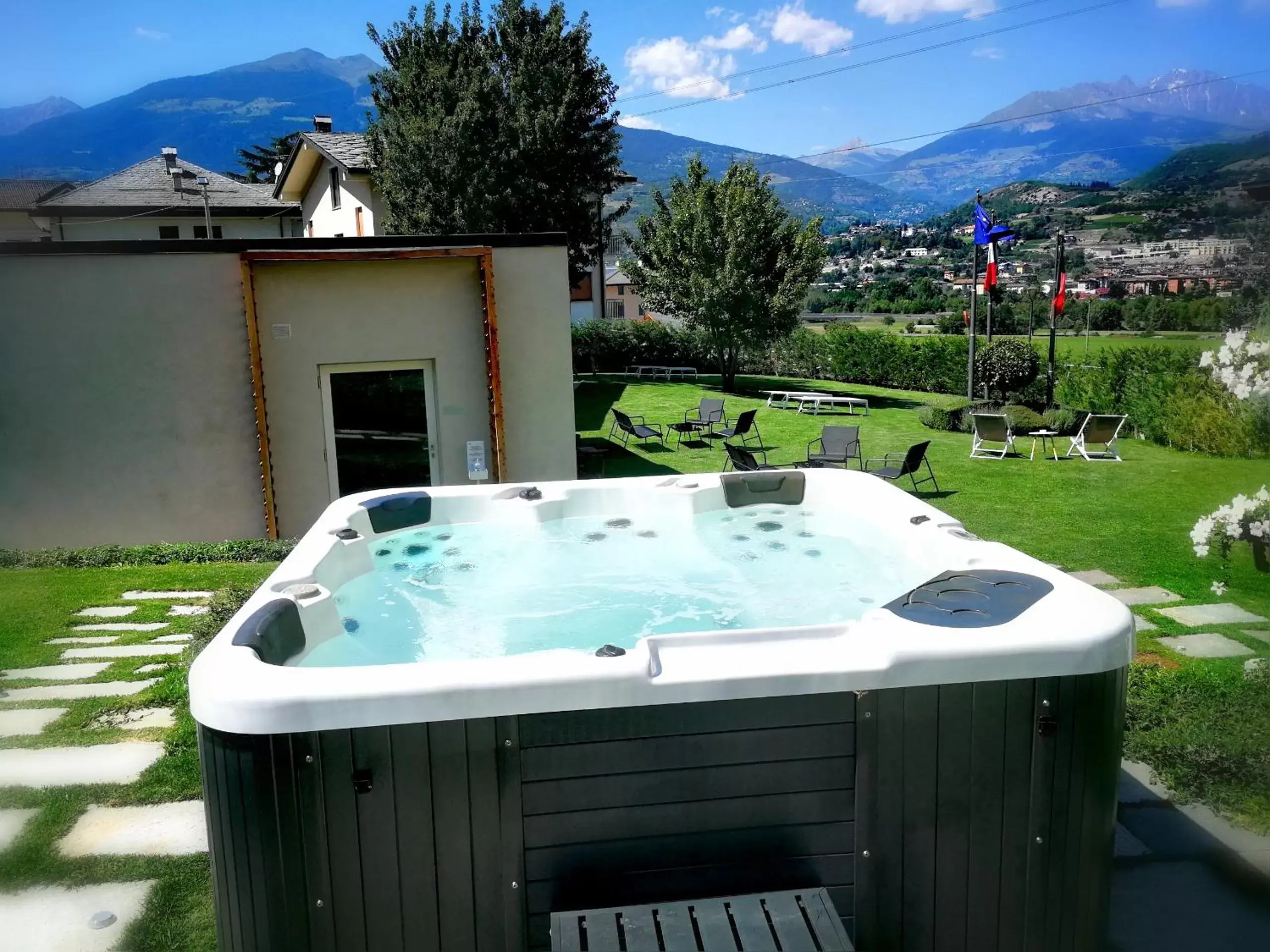 Hot Tub in Hotel Diana Jardin et Spa