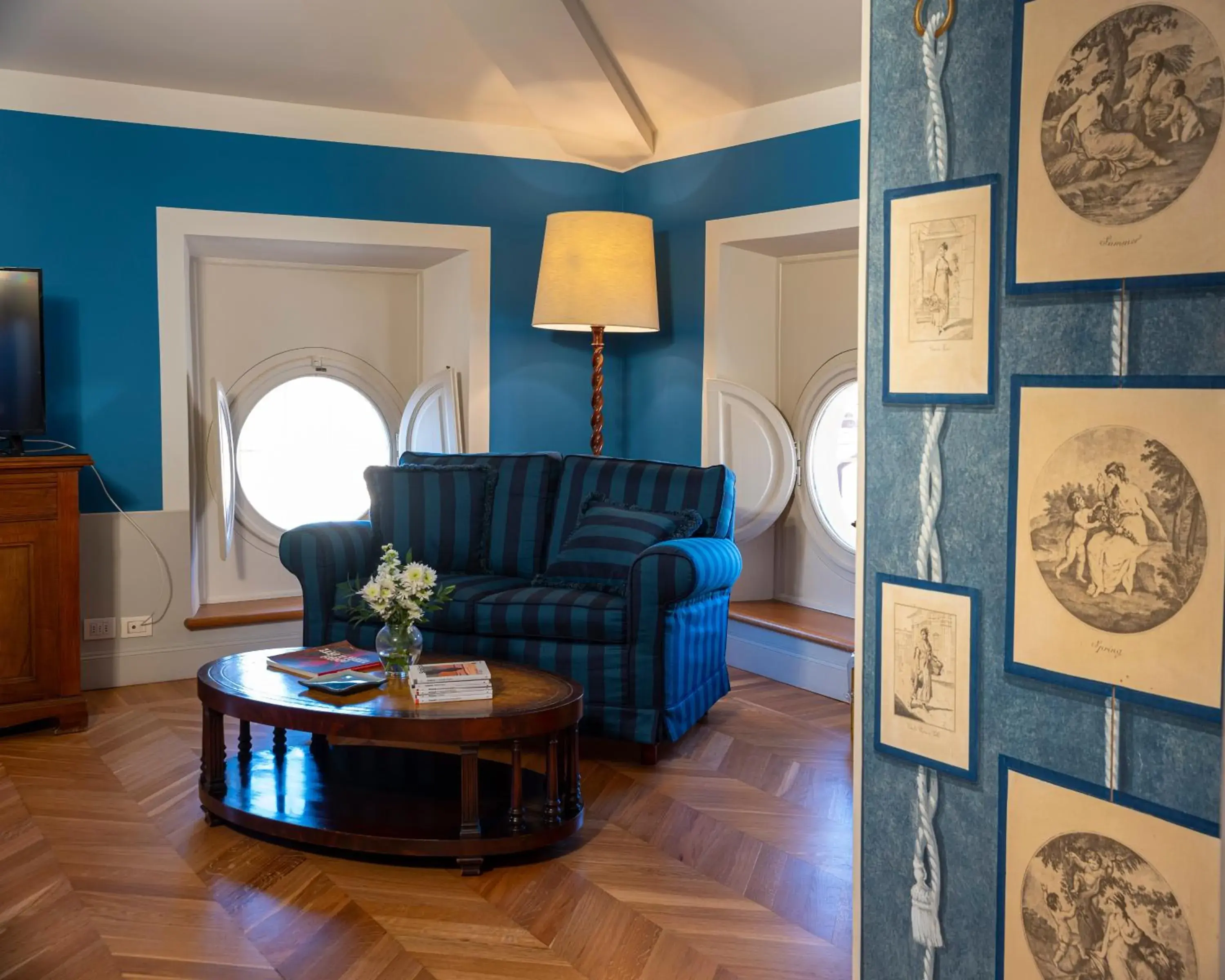 Decorative detail, Seating Area in Albergo Pietrasanta