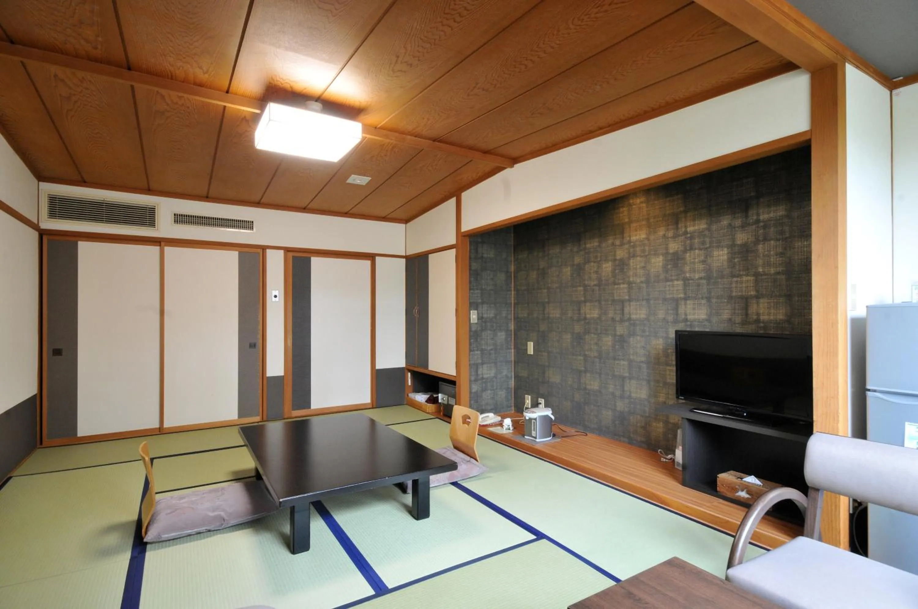 Photo of the whole room in Kurobe Kanko Hotel