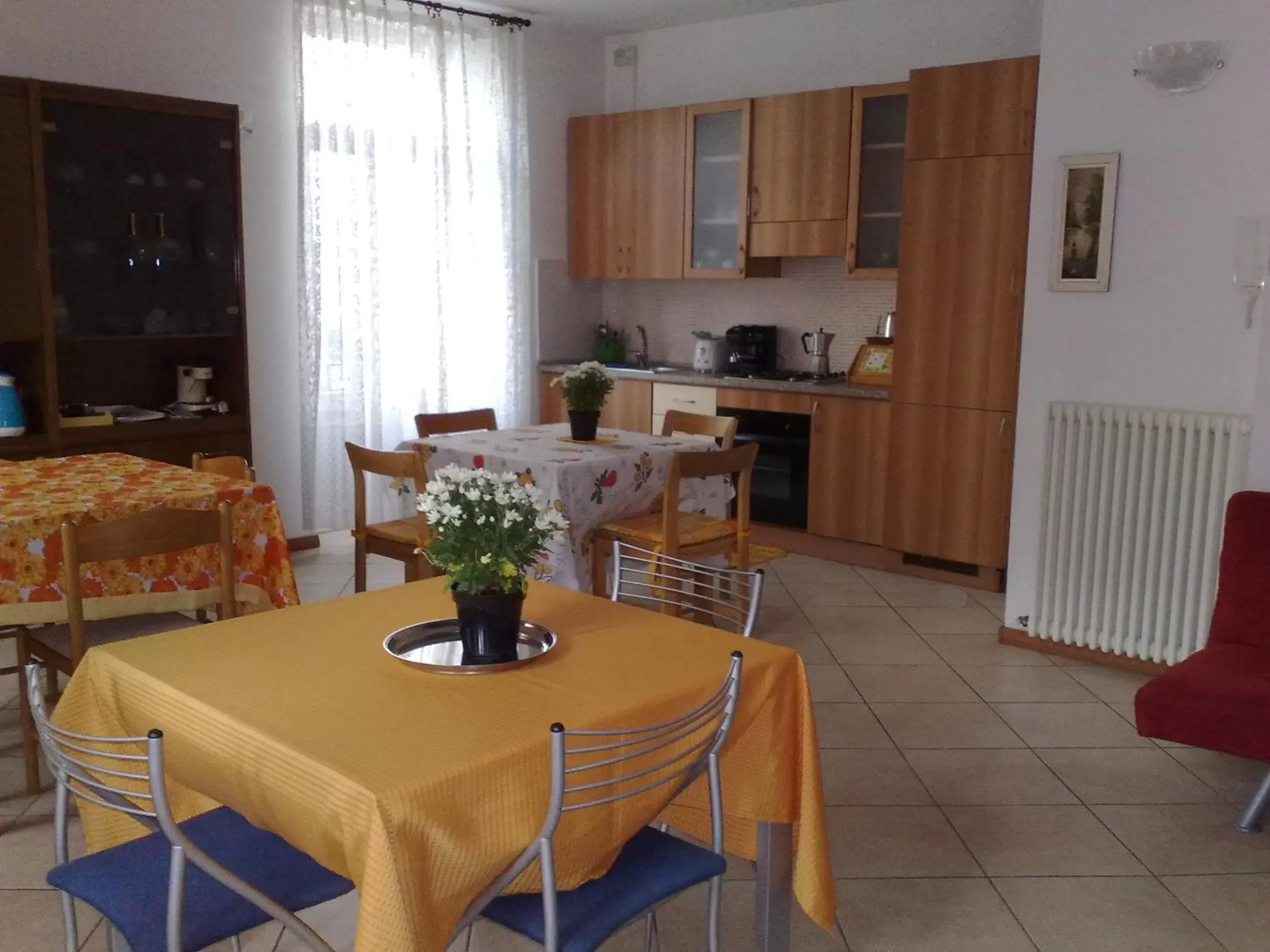 Kitchen or kitchenette, Dining Area in Villa Stefy