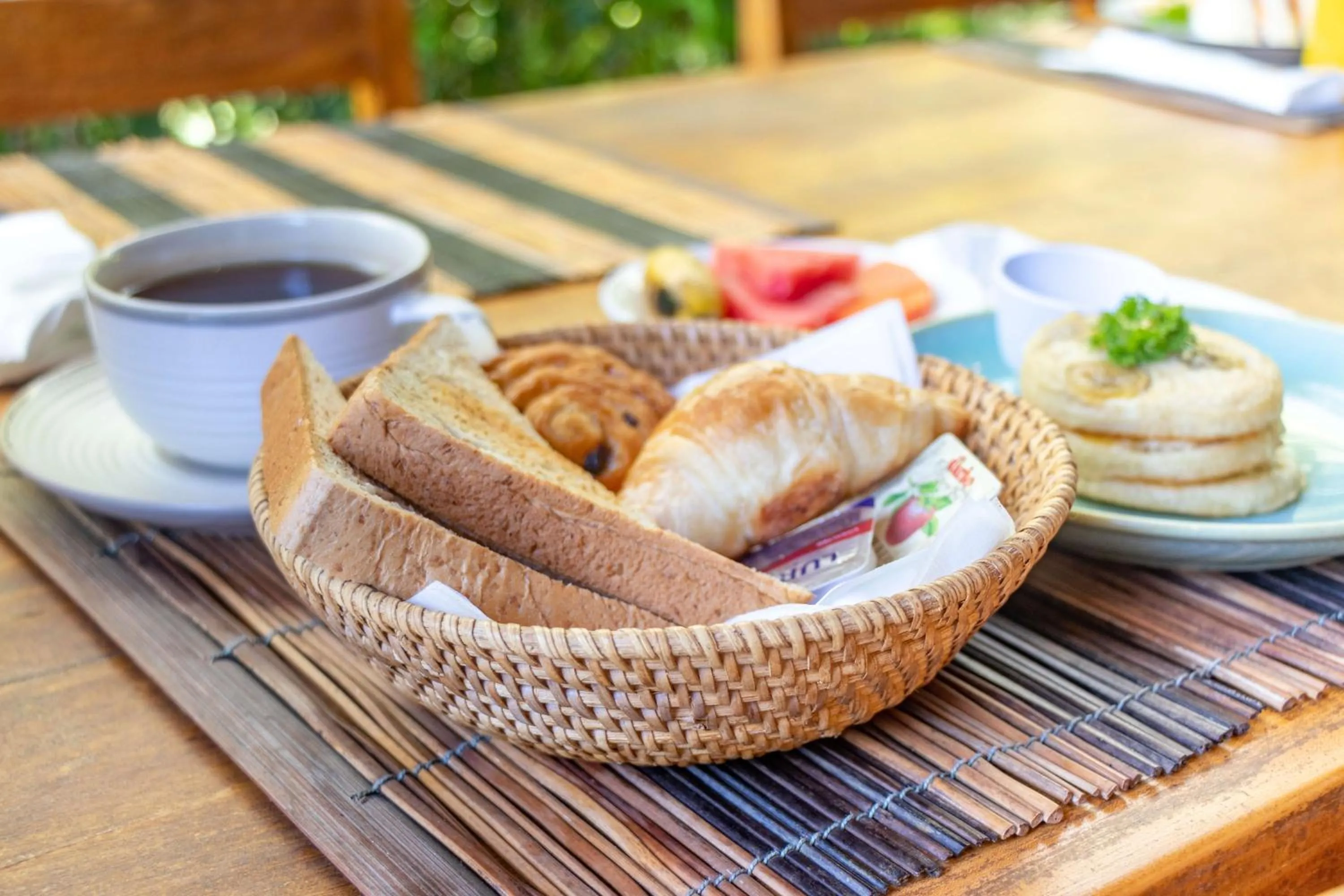 Breakfast in Aleesha Villas and Suites