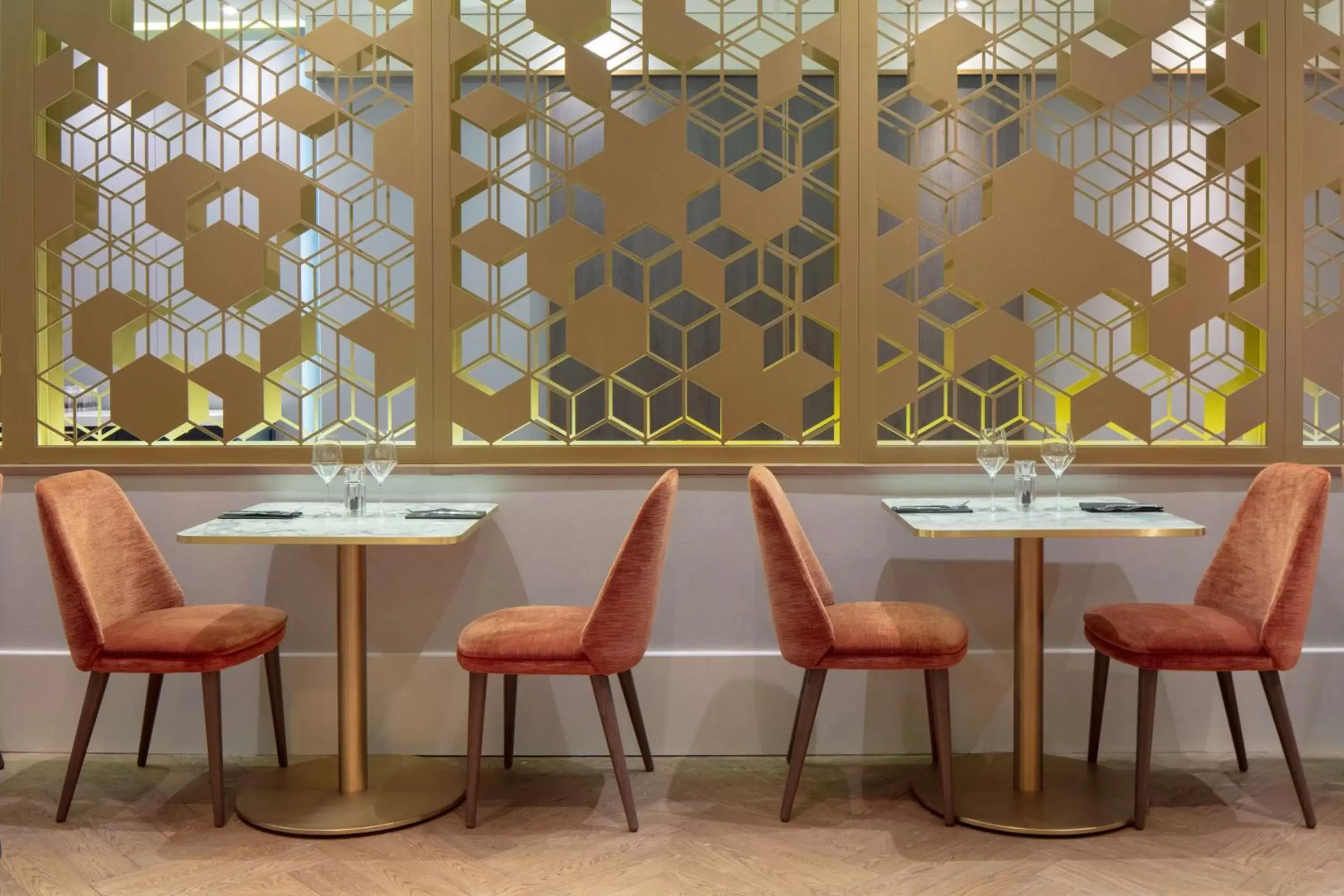 Dining area in DoubleTree by Hilton London Elstree