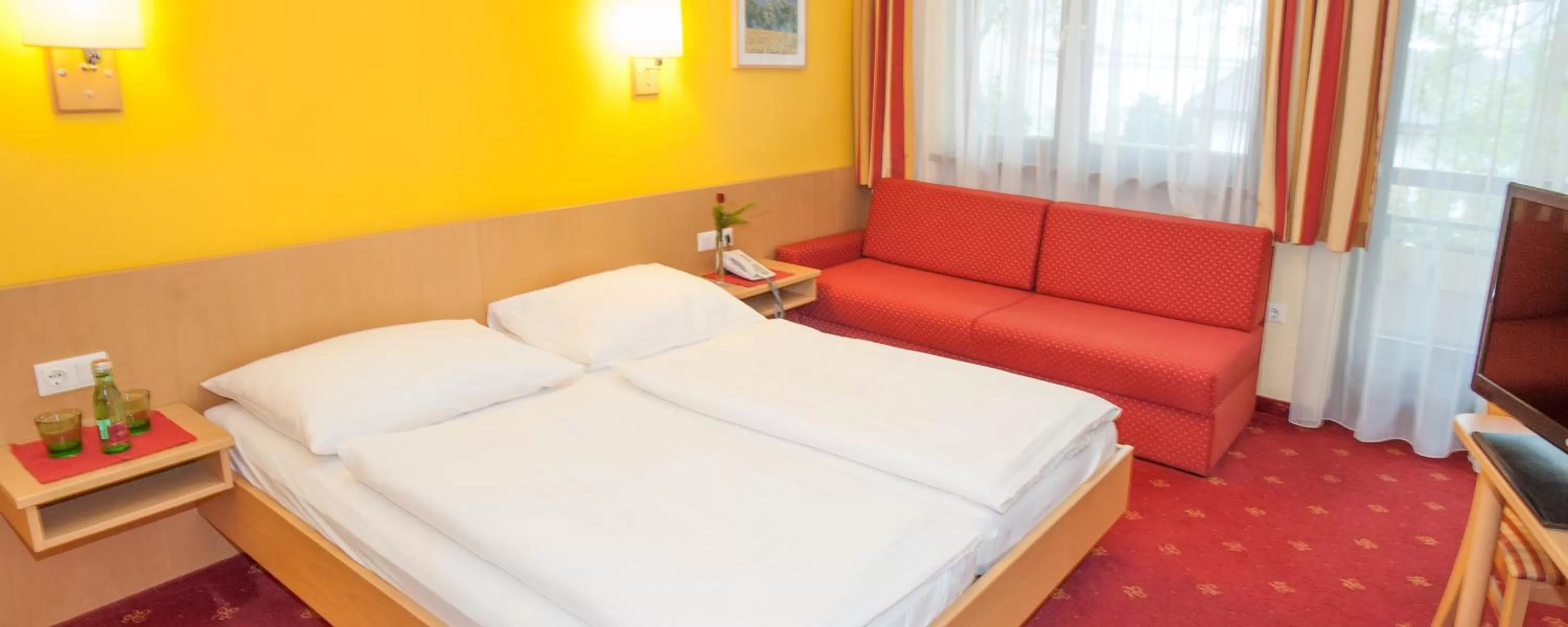 Day, Bed in Hotel zur Post