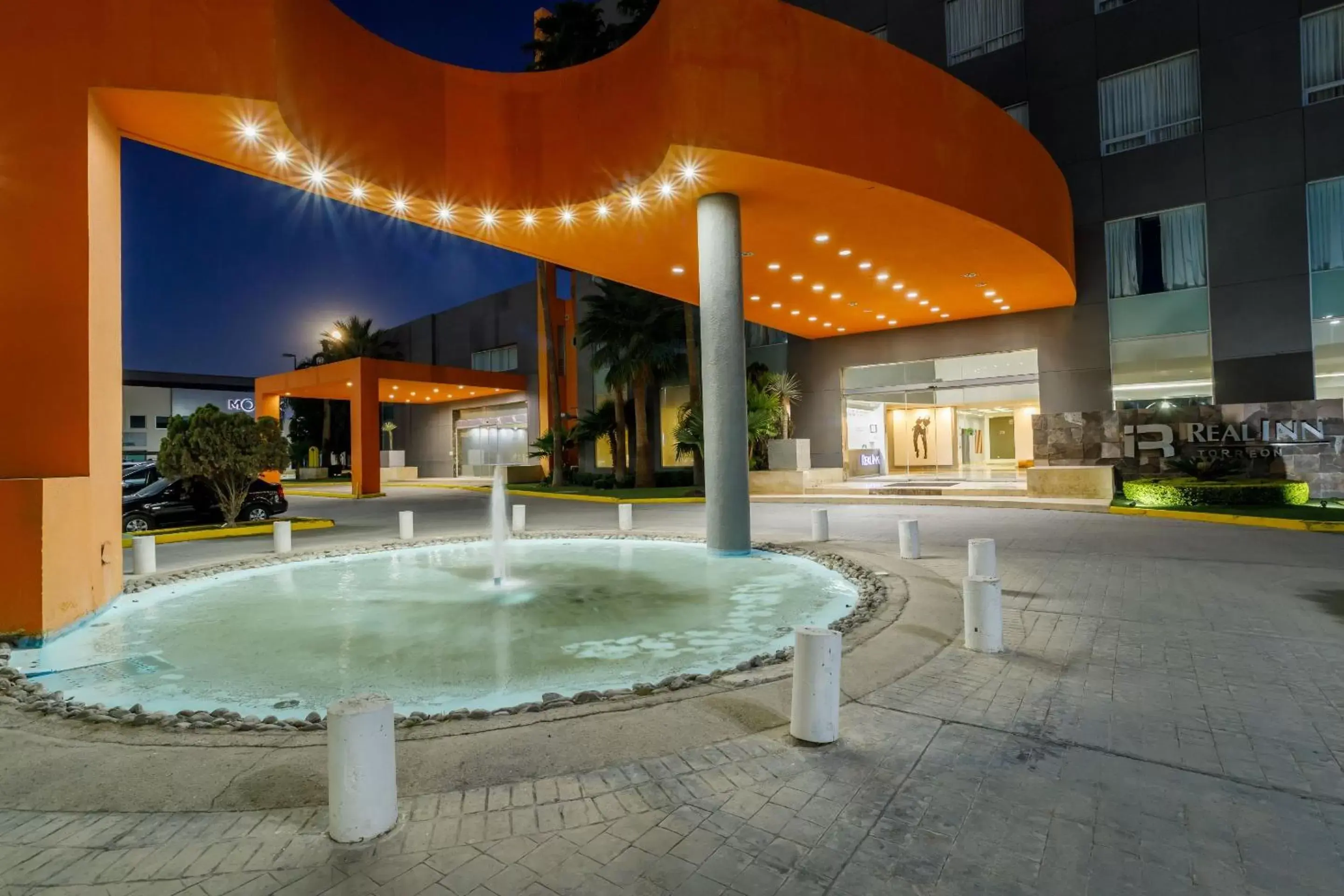 Facade/entrance, Swimming Pool in Real Inn Torreon