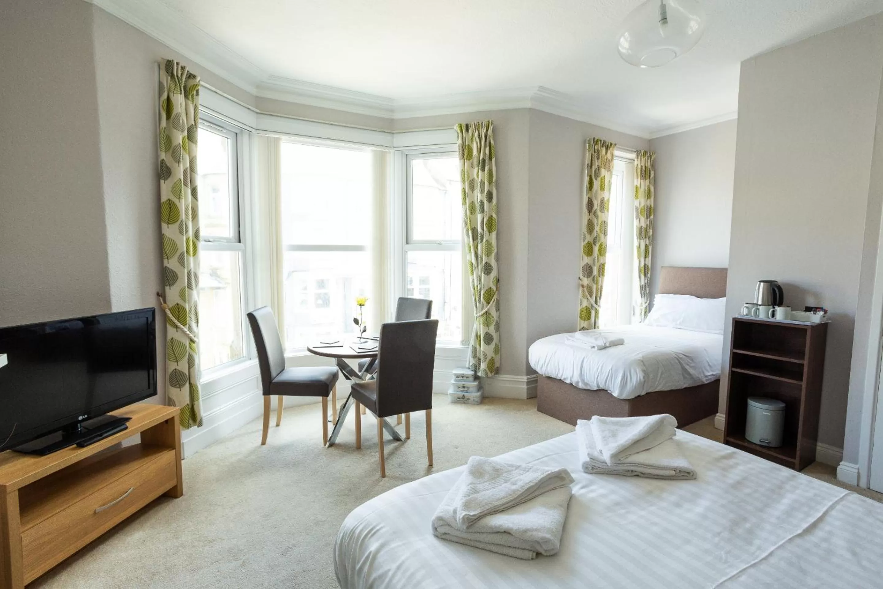 Triple Room with Shower in The Sea Lynn