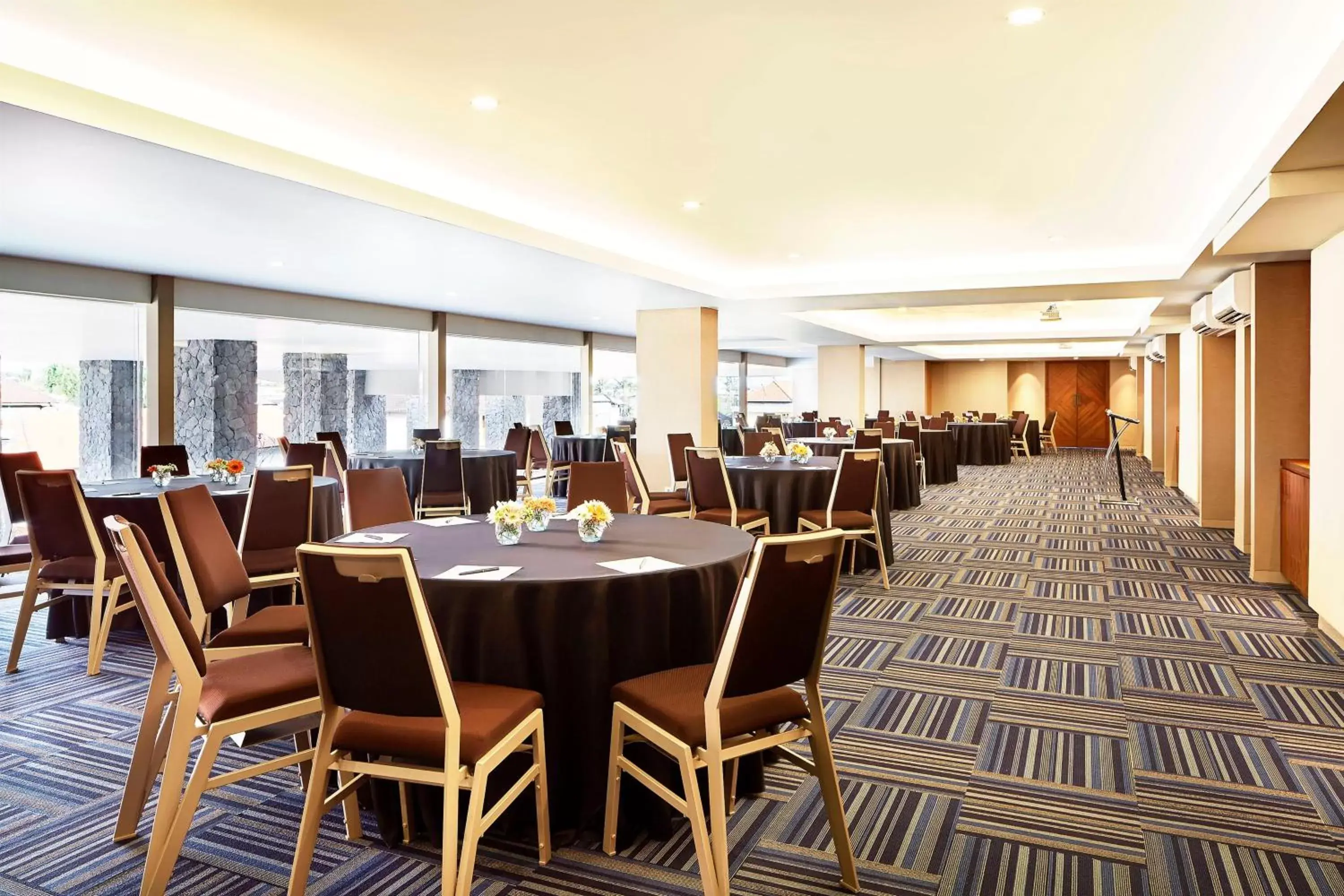 Meeting/conference room, Restaurant/Places to Eat in Four Points by Sheraton Bali, Kuta