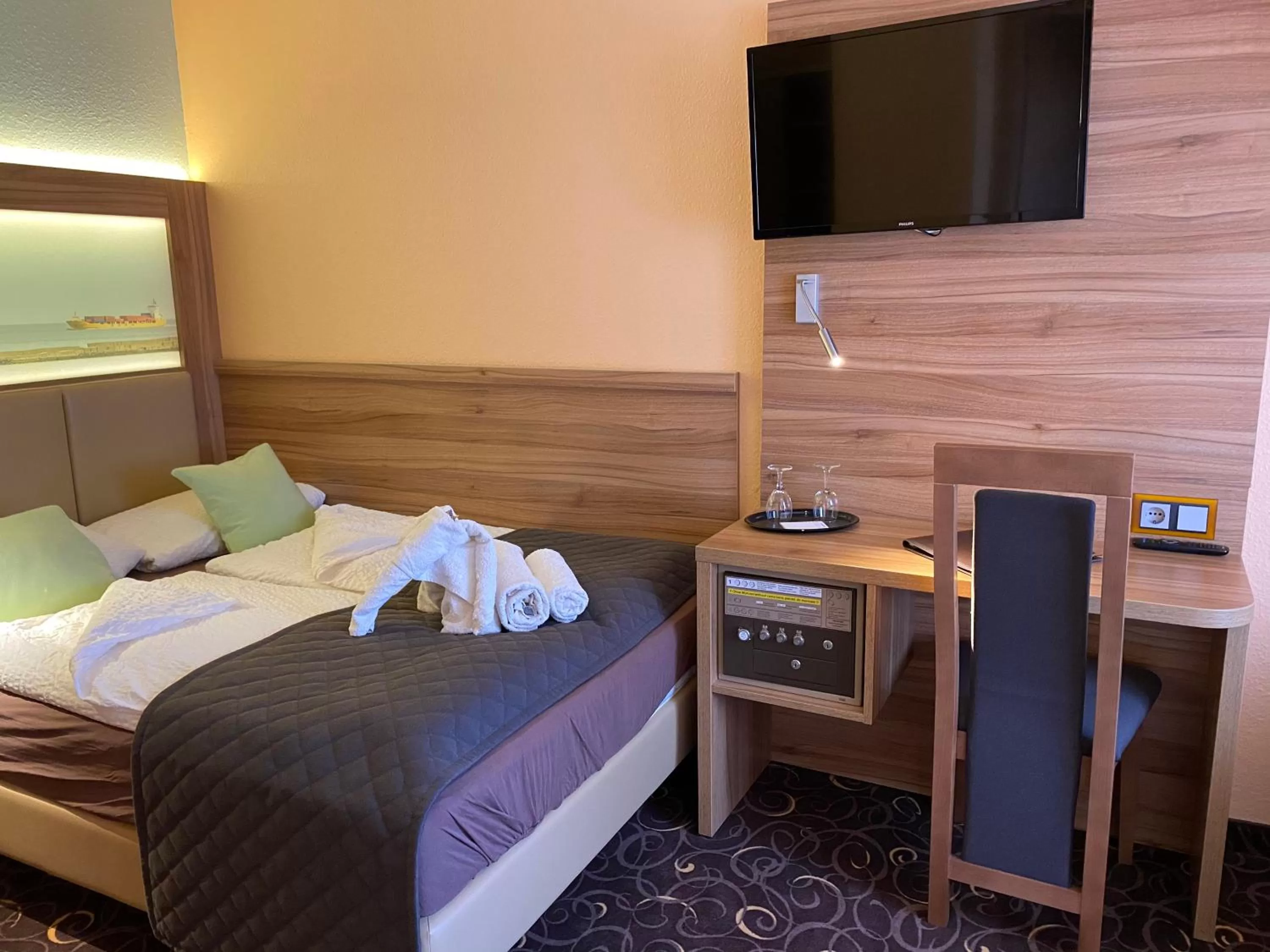 Photo of the whole room, Bed in Hotel Seemeile