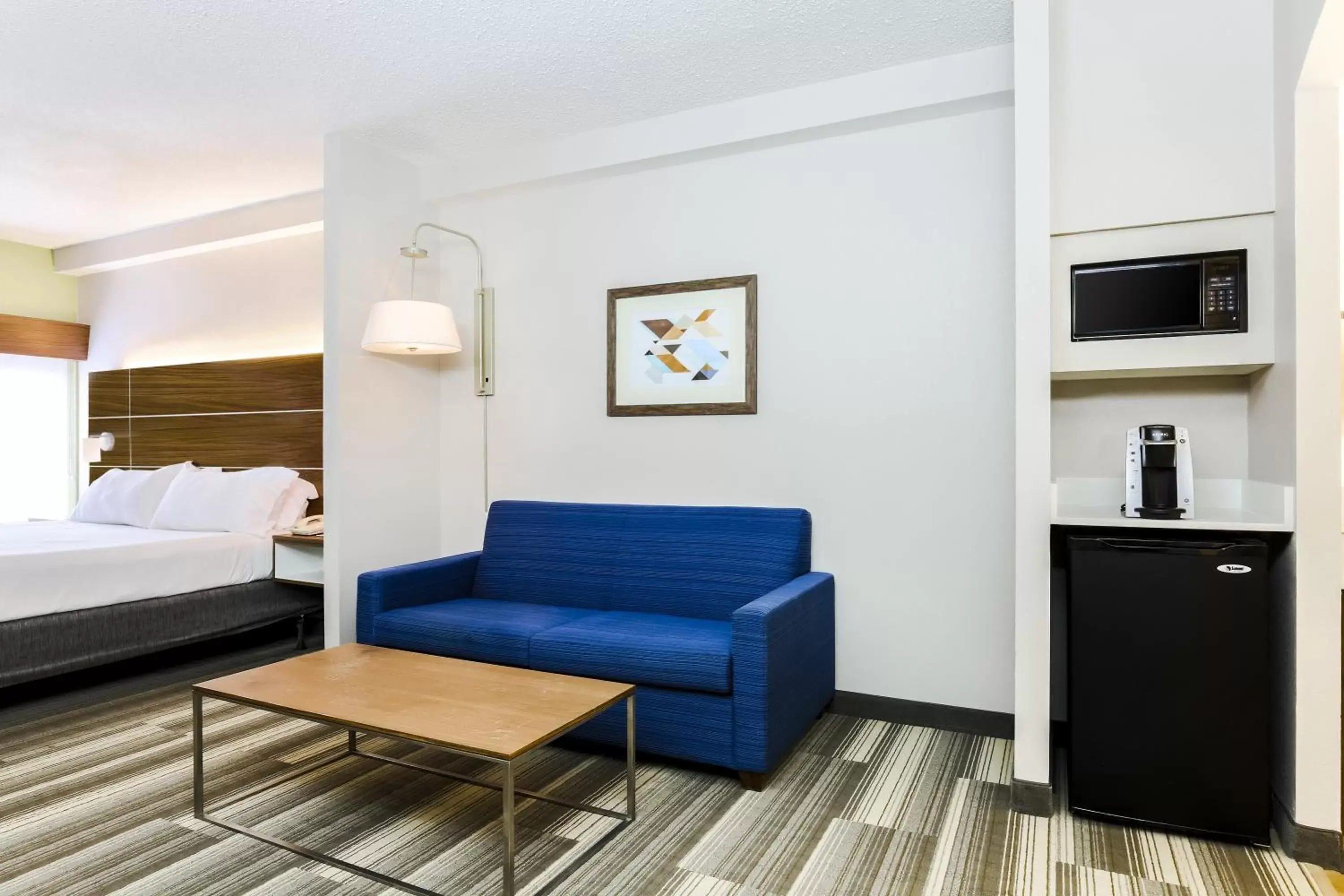 King Room with Seating Area in Holiday Inn Express Philadelphia NE - Langhorne, an IHG Hotel
