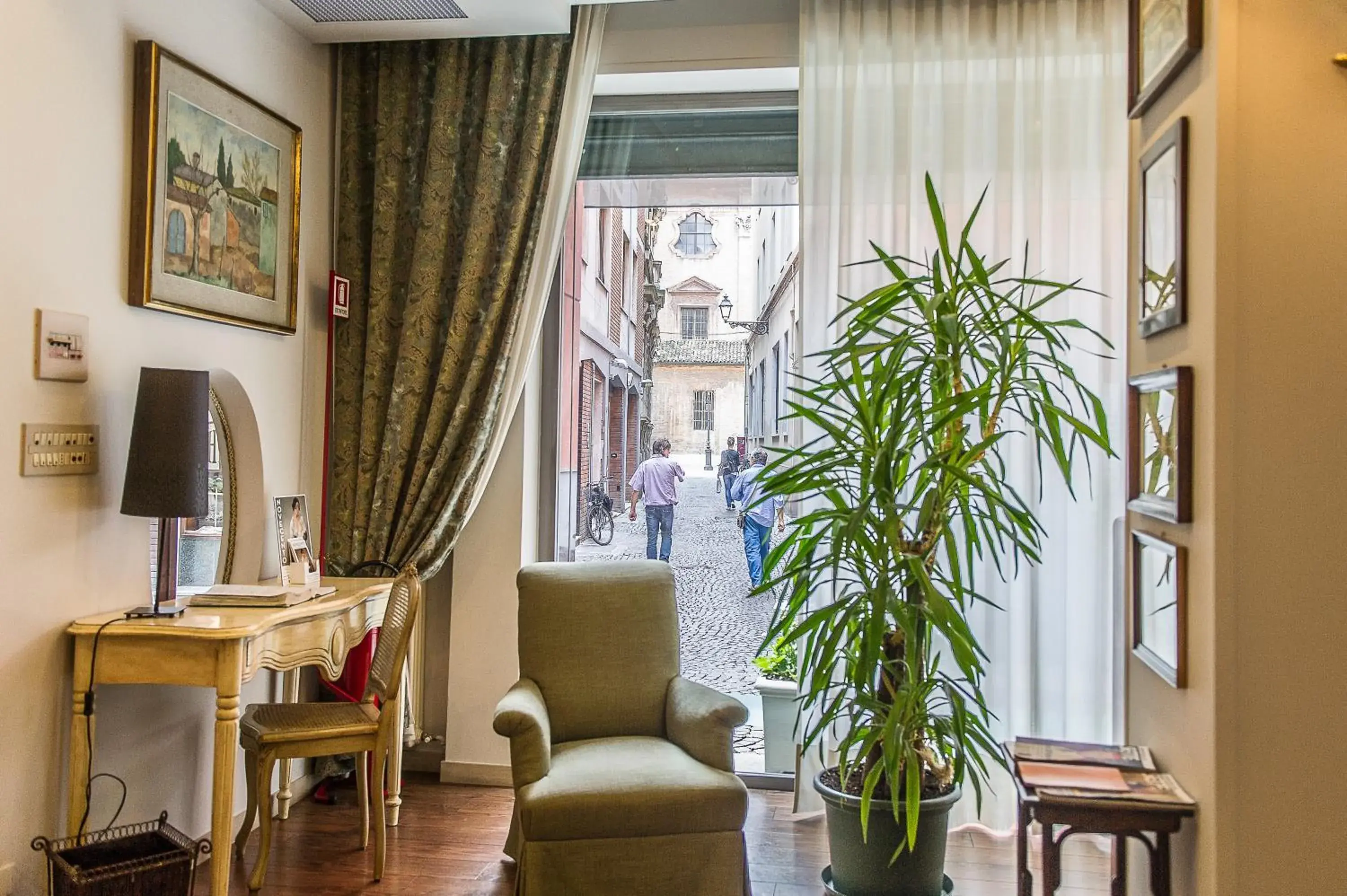 Seating area in Hotel Torino