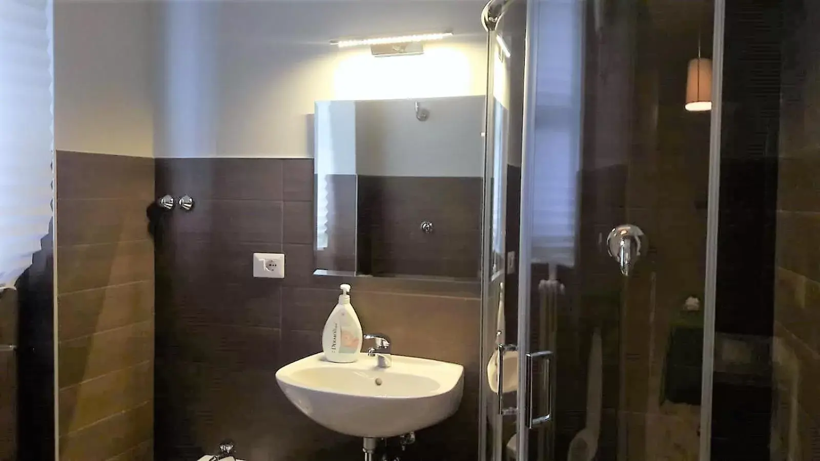 Shower, Bathroom in CAVOUR 124 -guest-room-