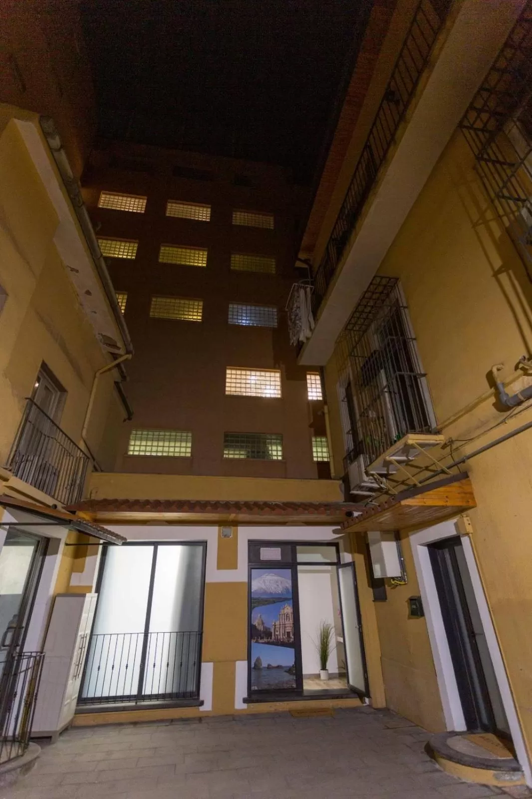 Property building in ETNEA 208 LUXURY JACUZZI SUITE Catania