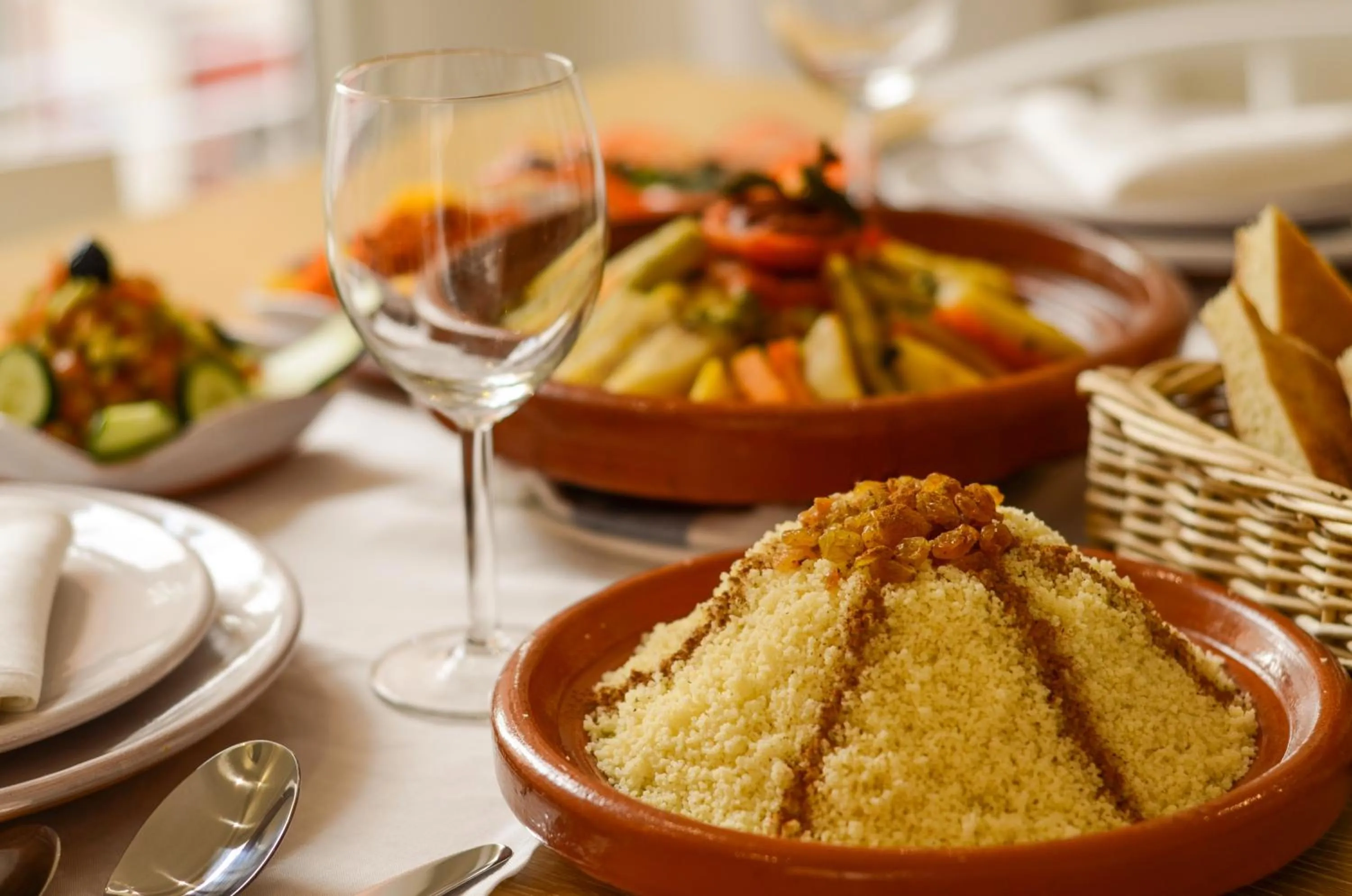 Restaurant/places to eat in Riad Ayni