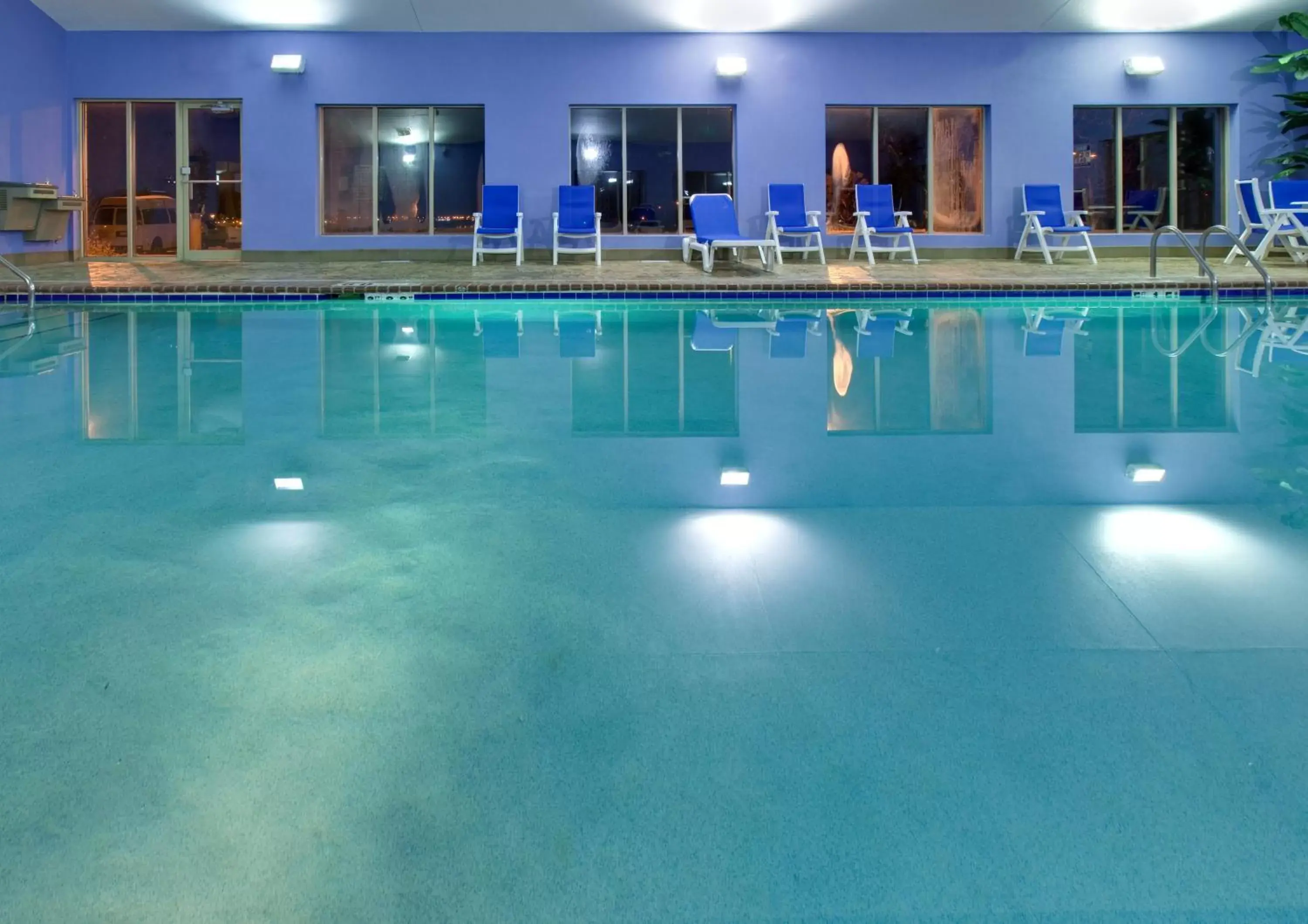 Swimming pool in Holiday Inn Express Hotel & Suites Pleasant Prairie-Kenosha by IHG Swimming pool in Holiday Inn Express Hotel & Suites Pleasant Prairie-Kenosha by IHG