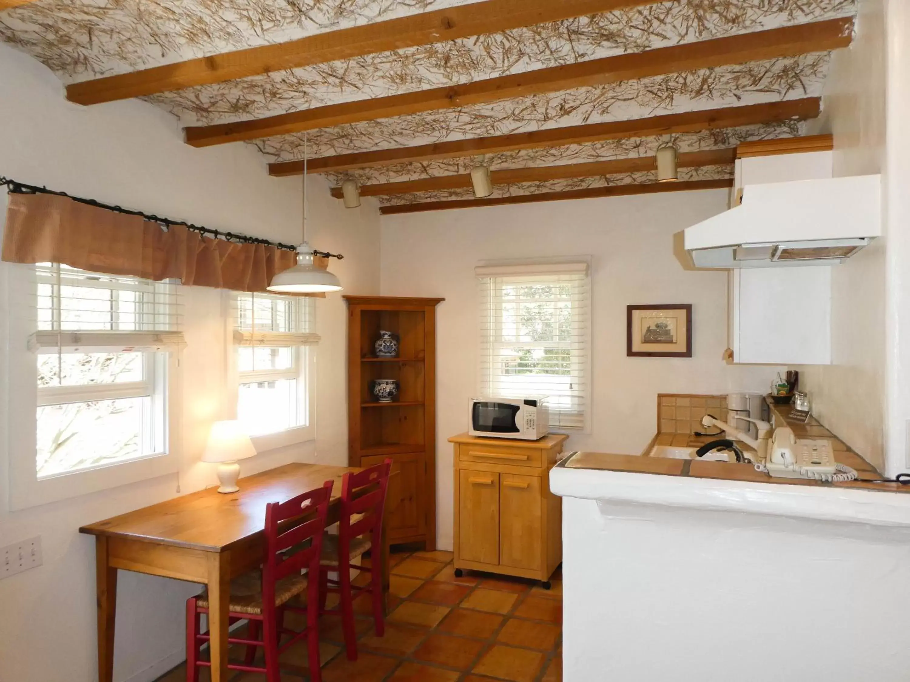 Kitchen or kitchenette, Kitchen/Kitchenette in Briarwood Inn