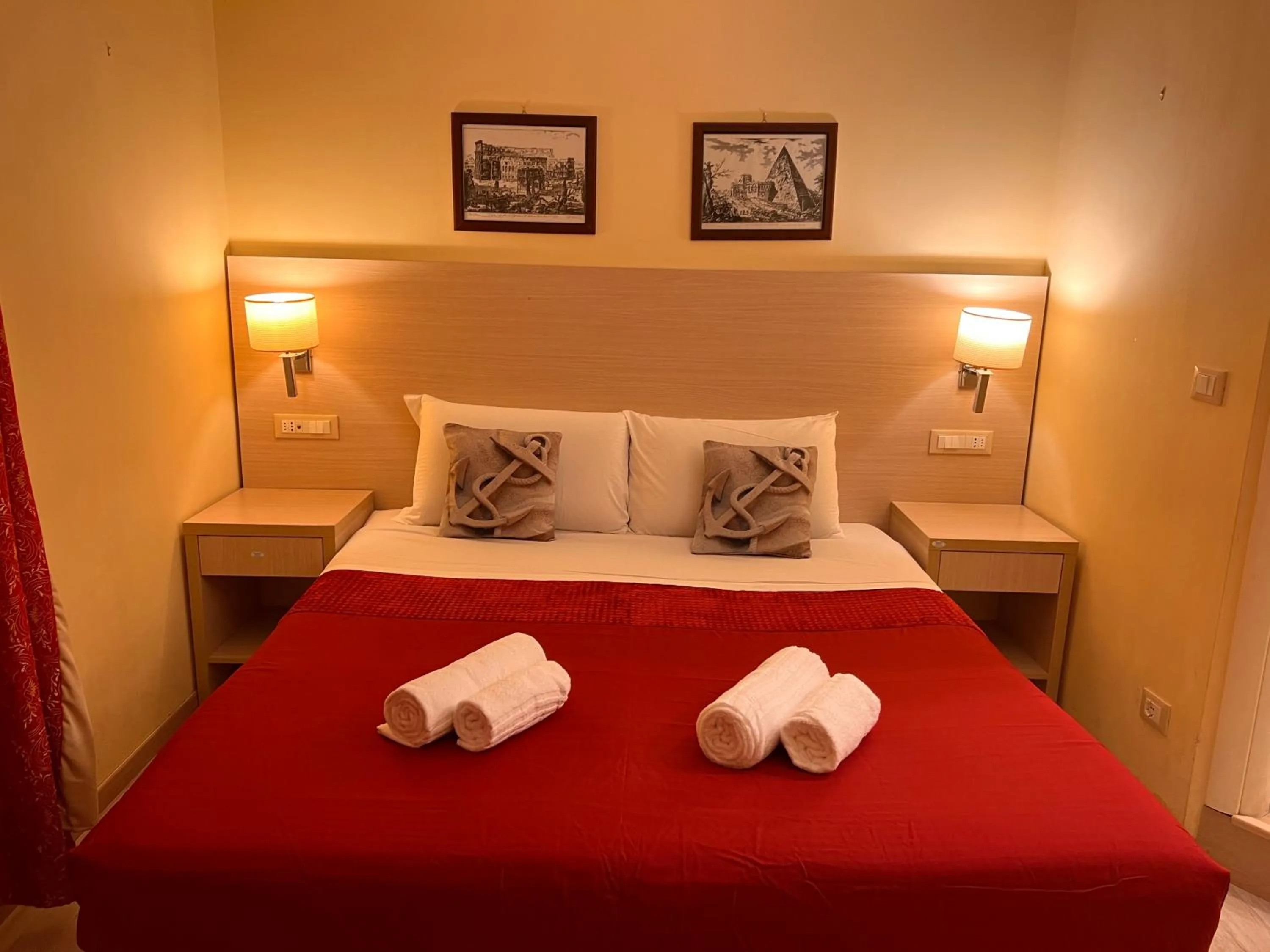 Photo of the whole room, Bed in Booking House Rome