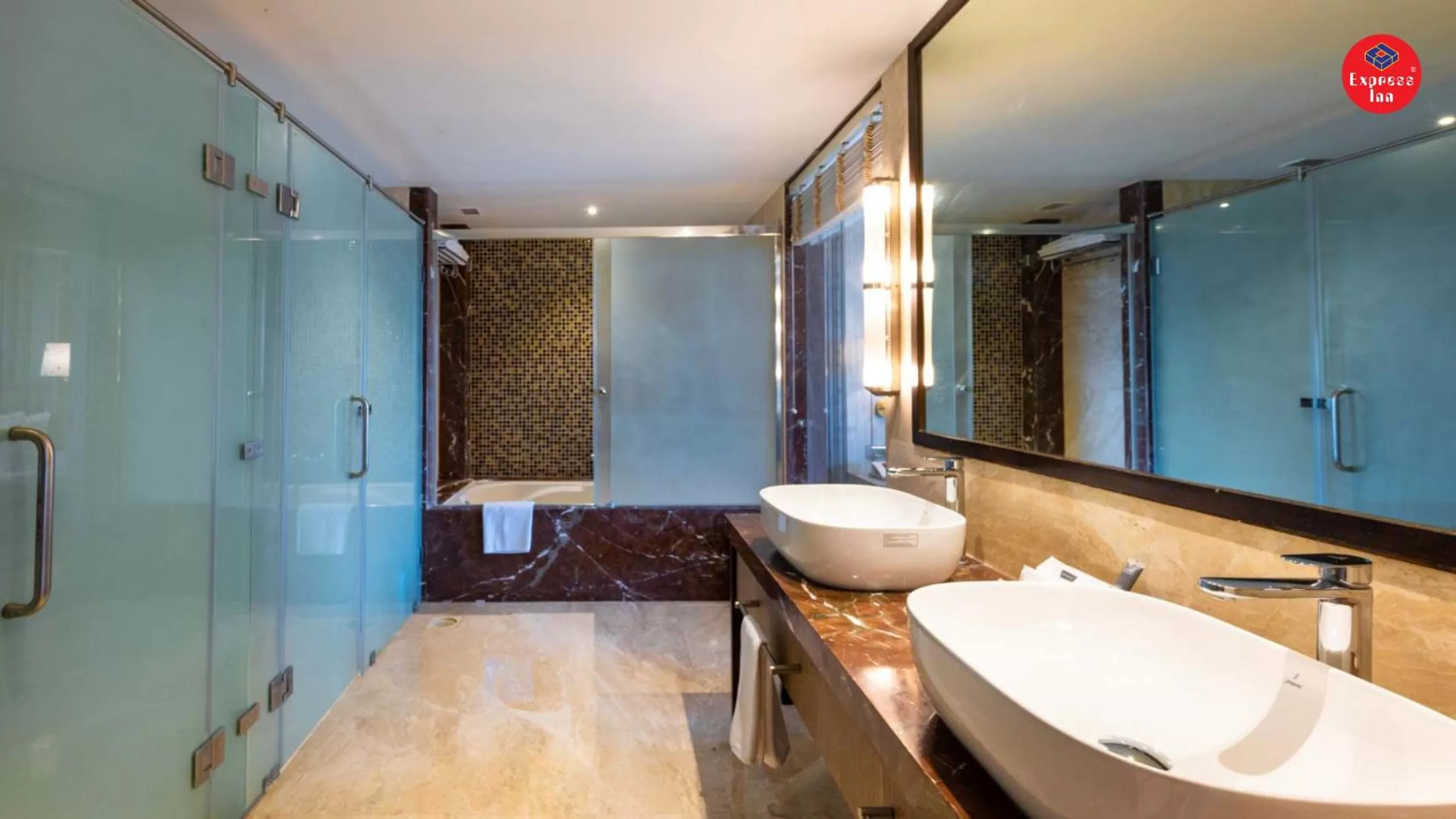 Shower in Express Inn The Business Luxury Hotel