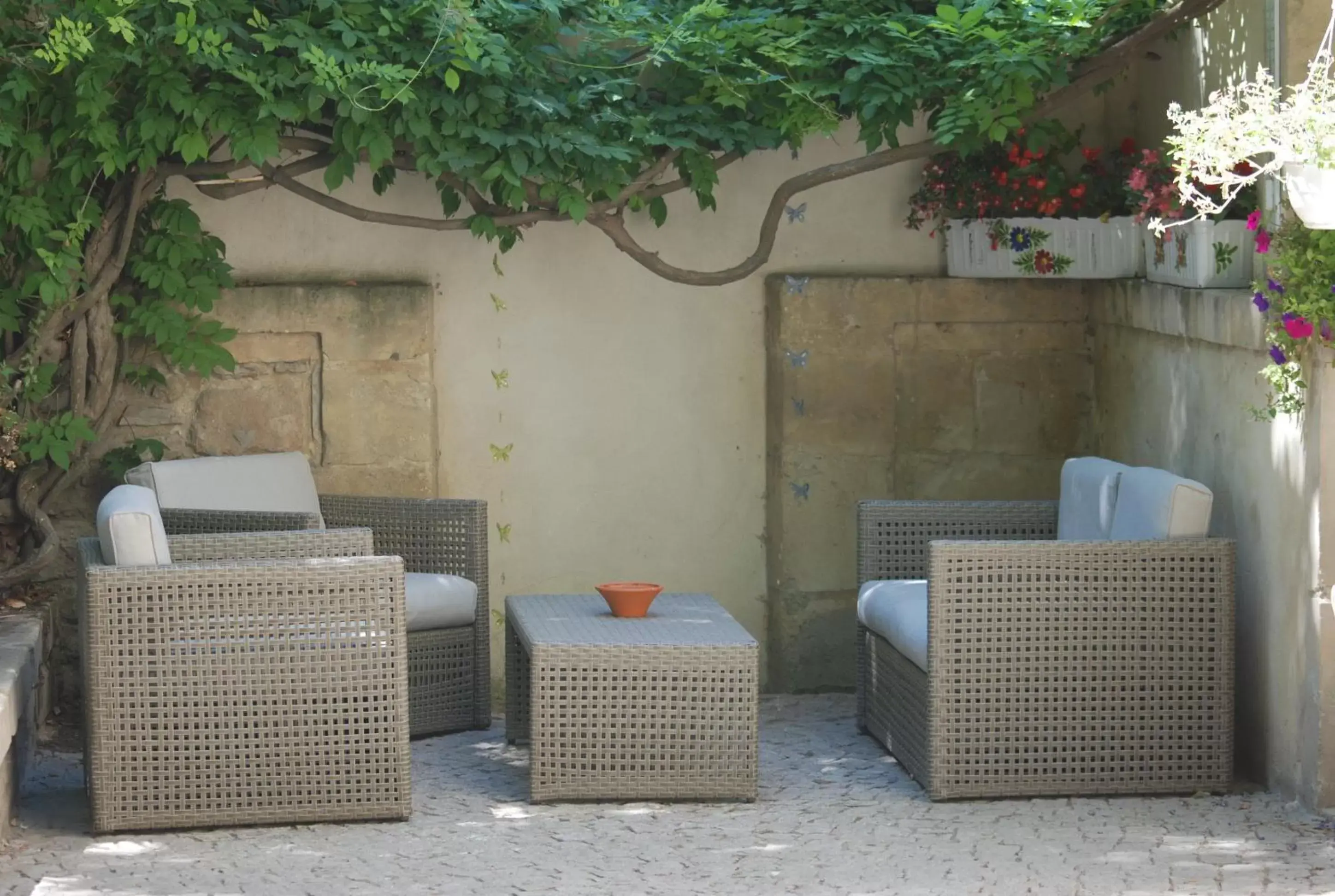 Decorative detail, Seating Area in Château Cornillon