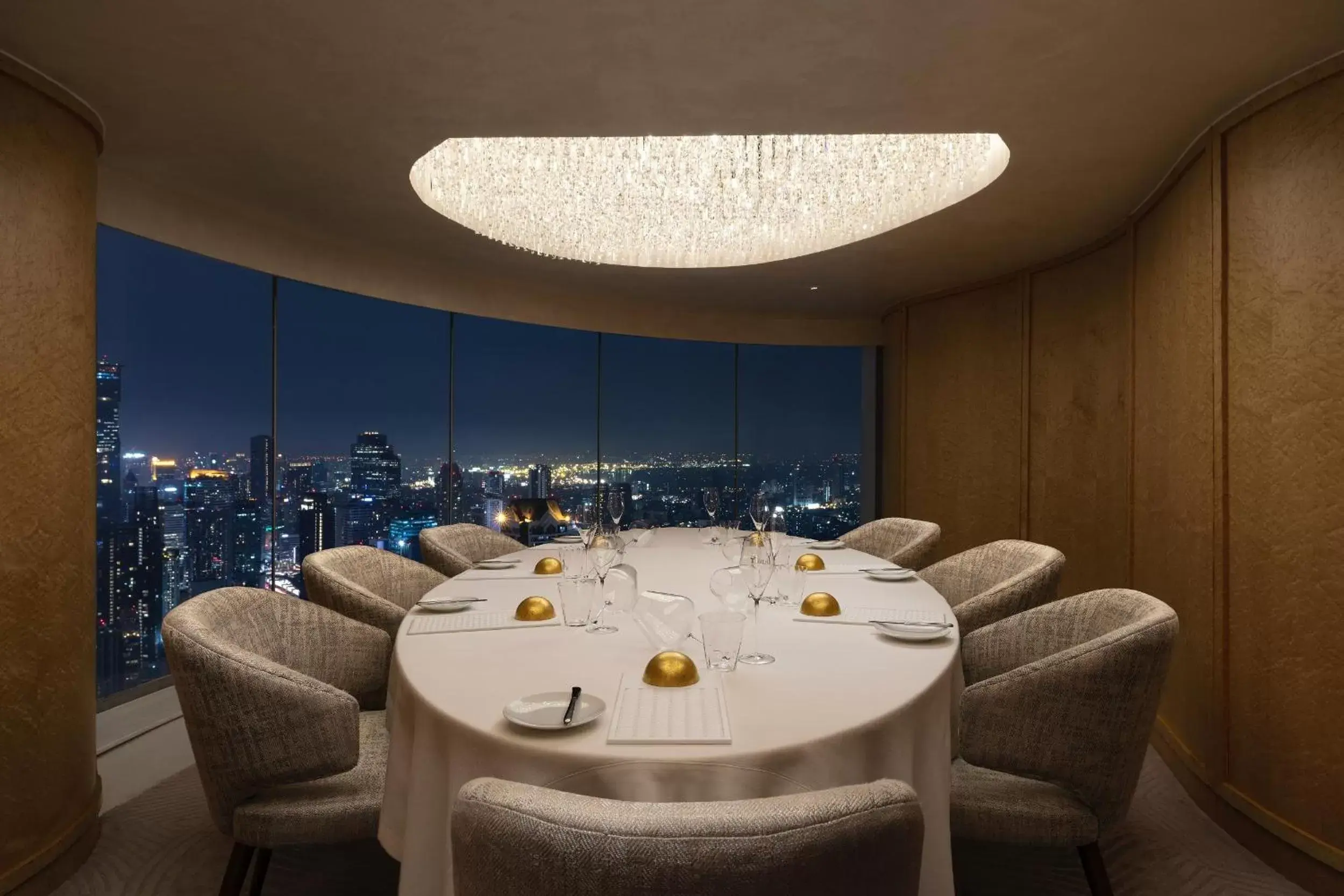 Restaurant/places to eat in Tower Club at lebua