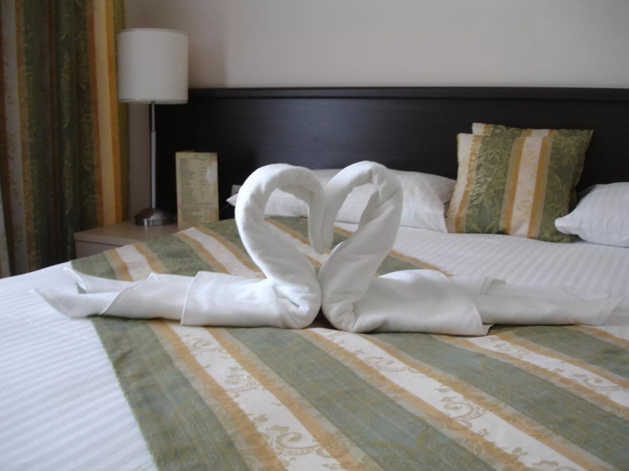 Bed in Manhattan Hotel & Restaurant