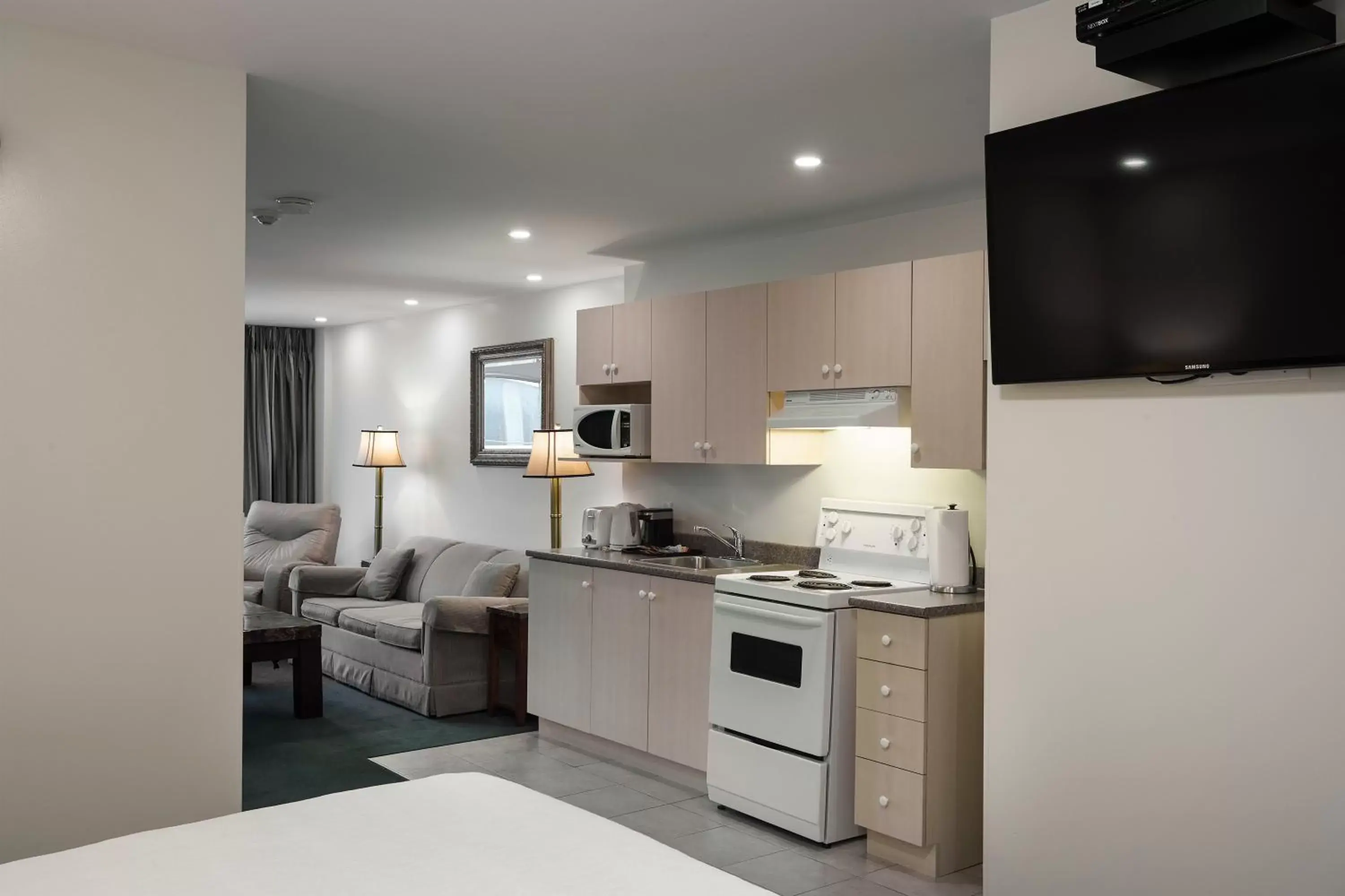 Kitchen or kitchenette, Kitchen/Kitchenette in The Business Inn