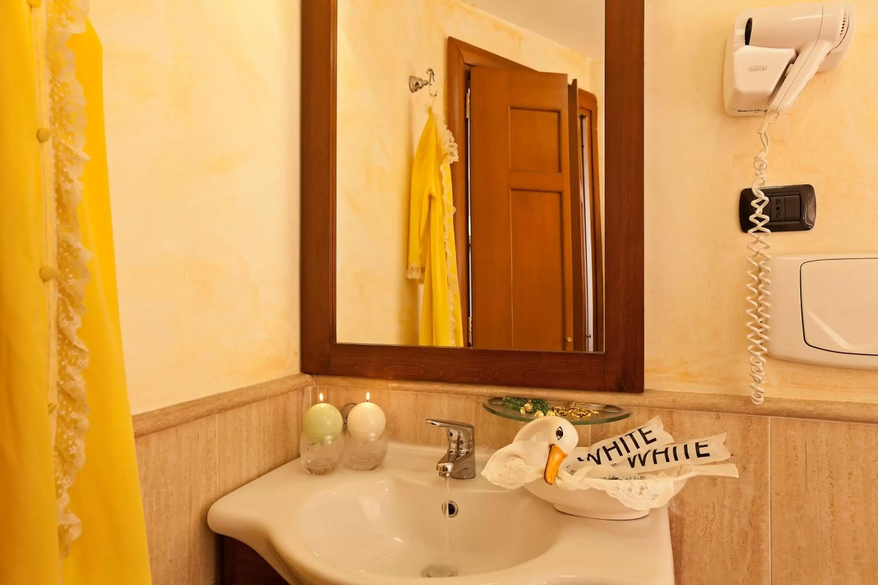Bathroom in Hotel La Fenice