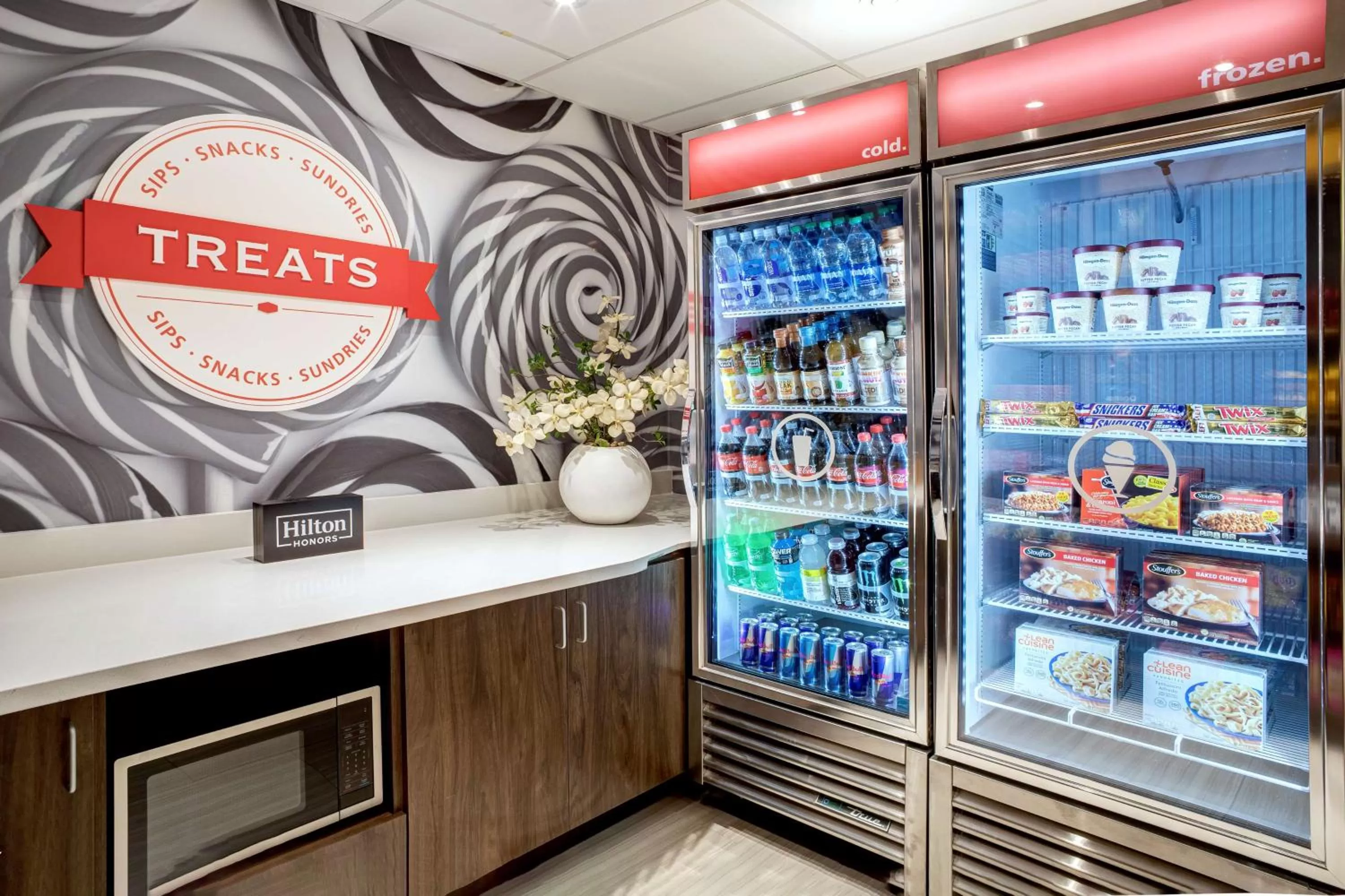 Restaurant/places to eat in Hampton Inn & Suites Indio, Ca