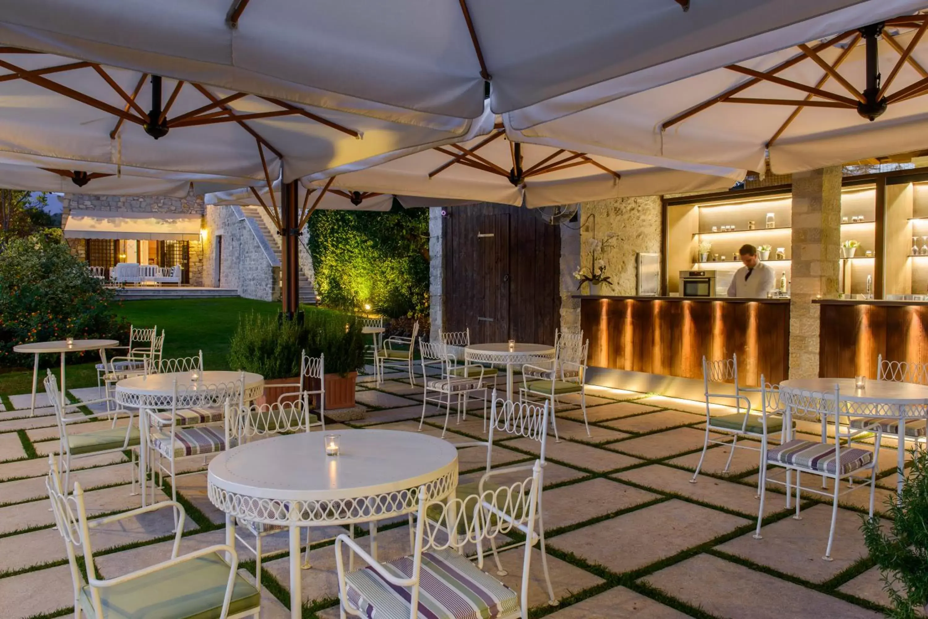 Restaurant/places to eat in Hotel Villa Cipriani