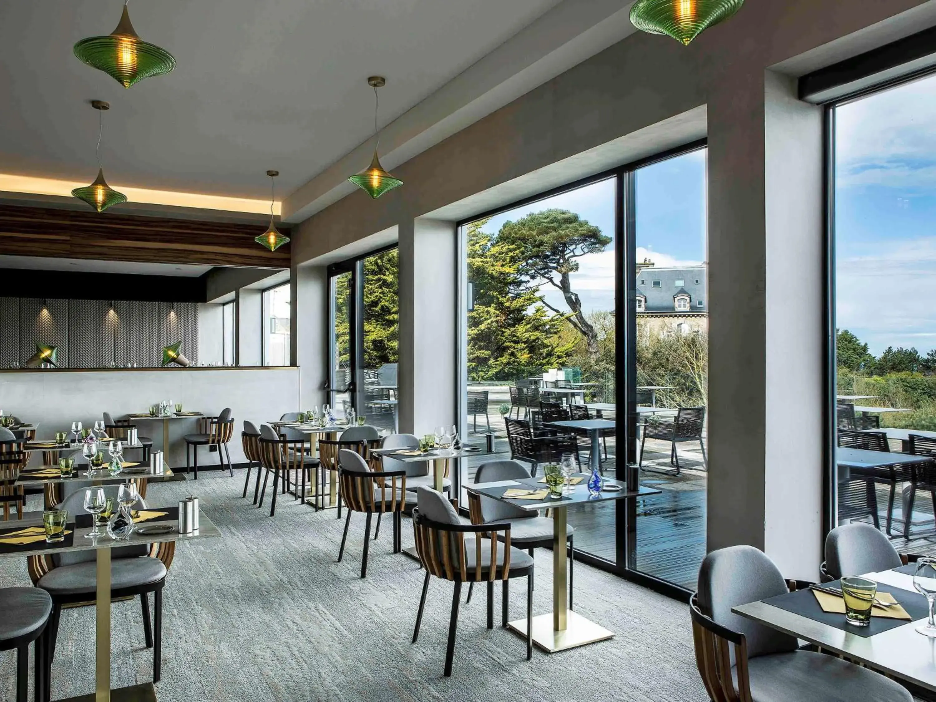 Restaurant/Places to Eat in Emeria Dinard Hotel Thalasso & Spa