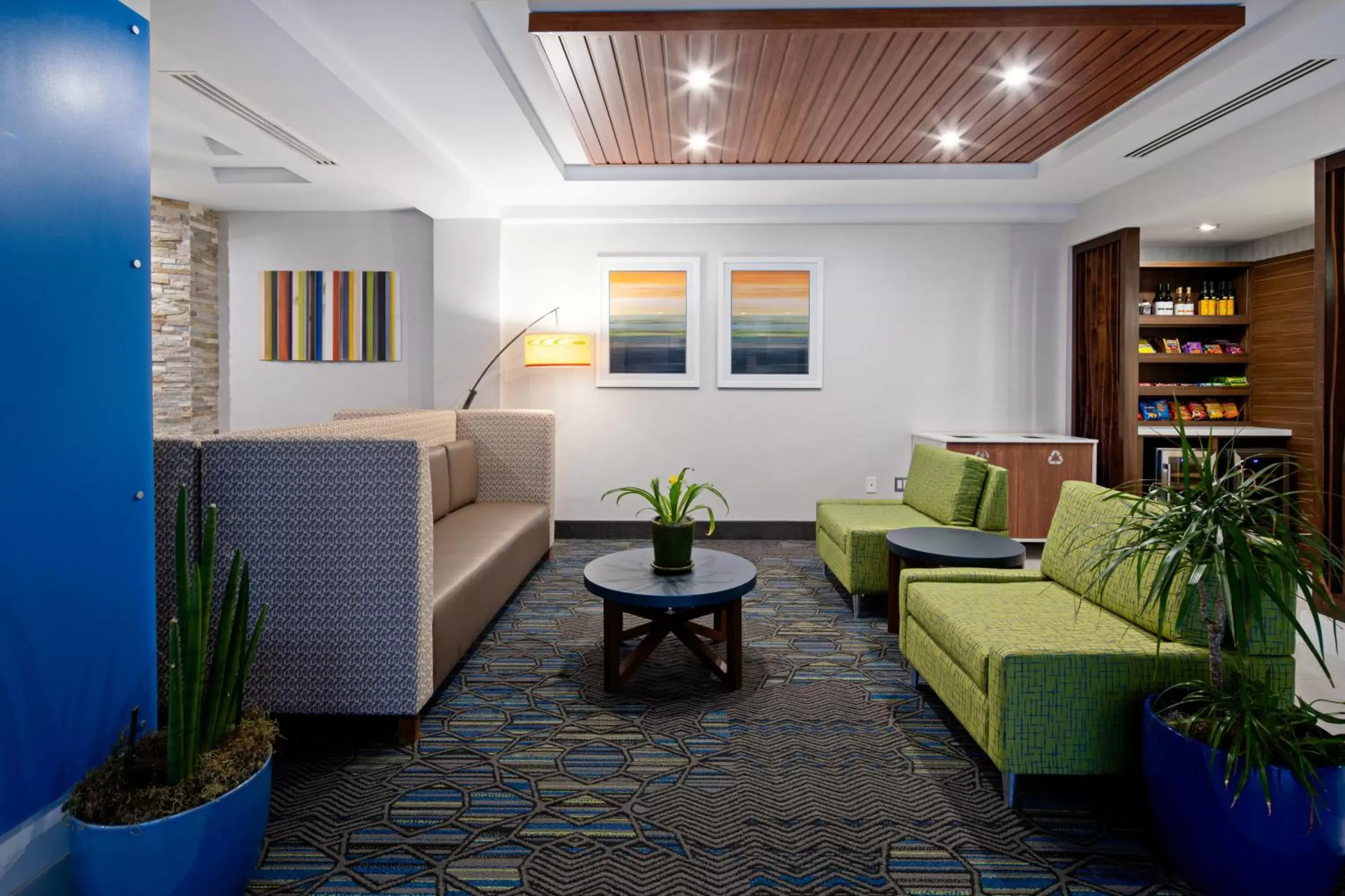 Property building, Seating Area in Holiday Inn Express Hotel & Suites Atascadero, an IHG Hotel