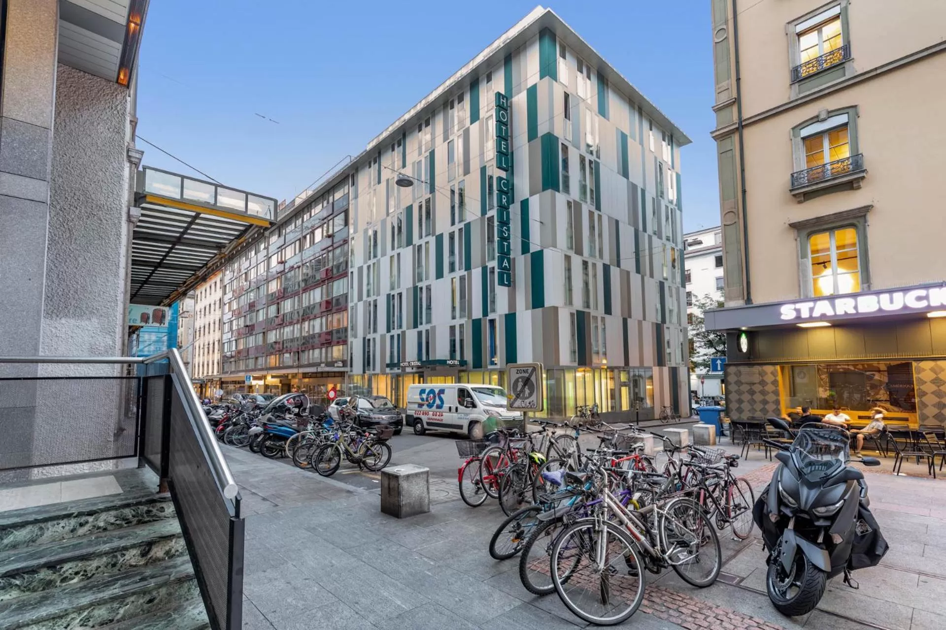 Neighbourhood in Hotel Cristal Design