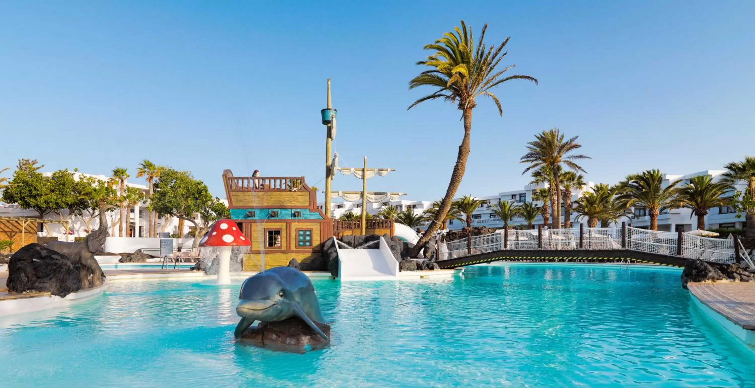 Swimming Pool in H10 Suites Lanzarote Gardens