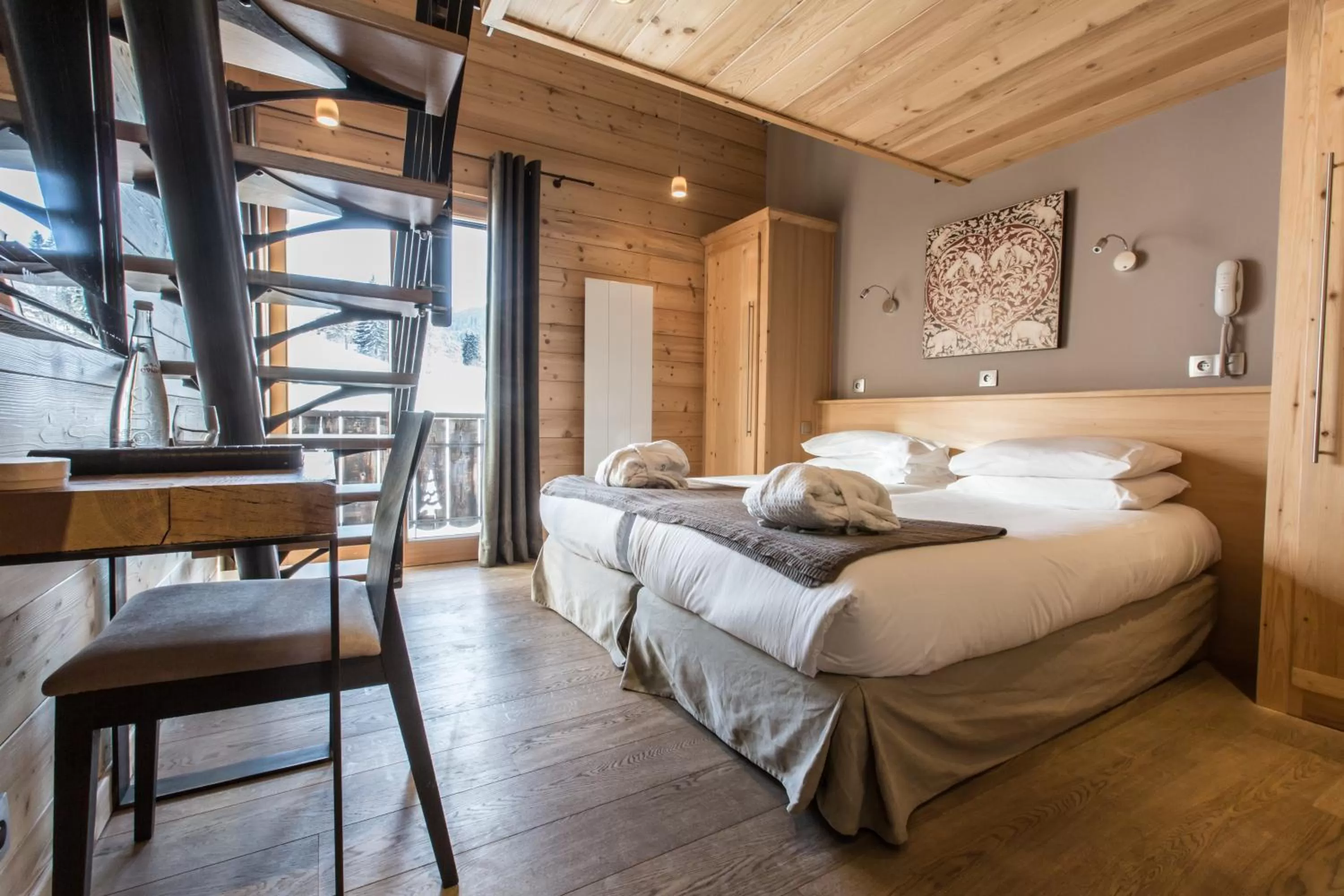 Bedroom, Bed in Hôtel Spa Crychar