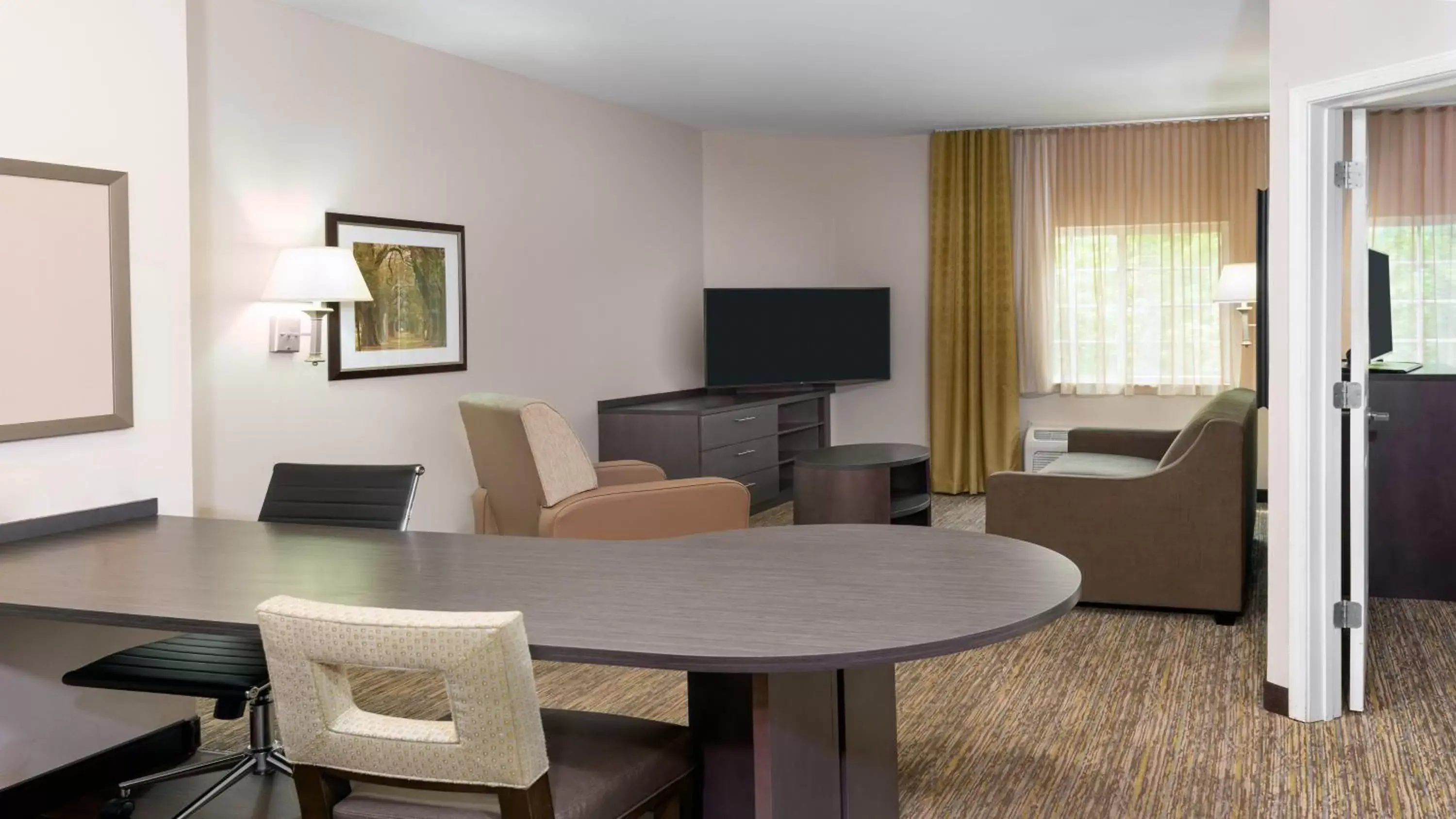 Photo of the whole room, TV/Entertainment Center in Candlewood Suites Athens, an IHG Hotel