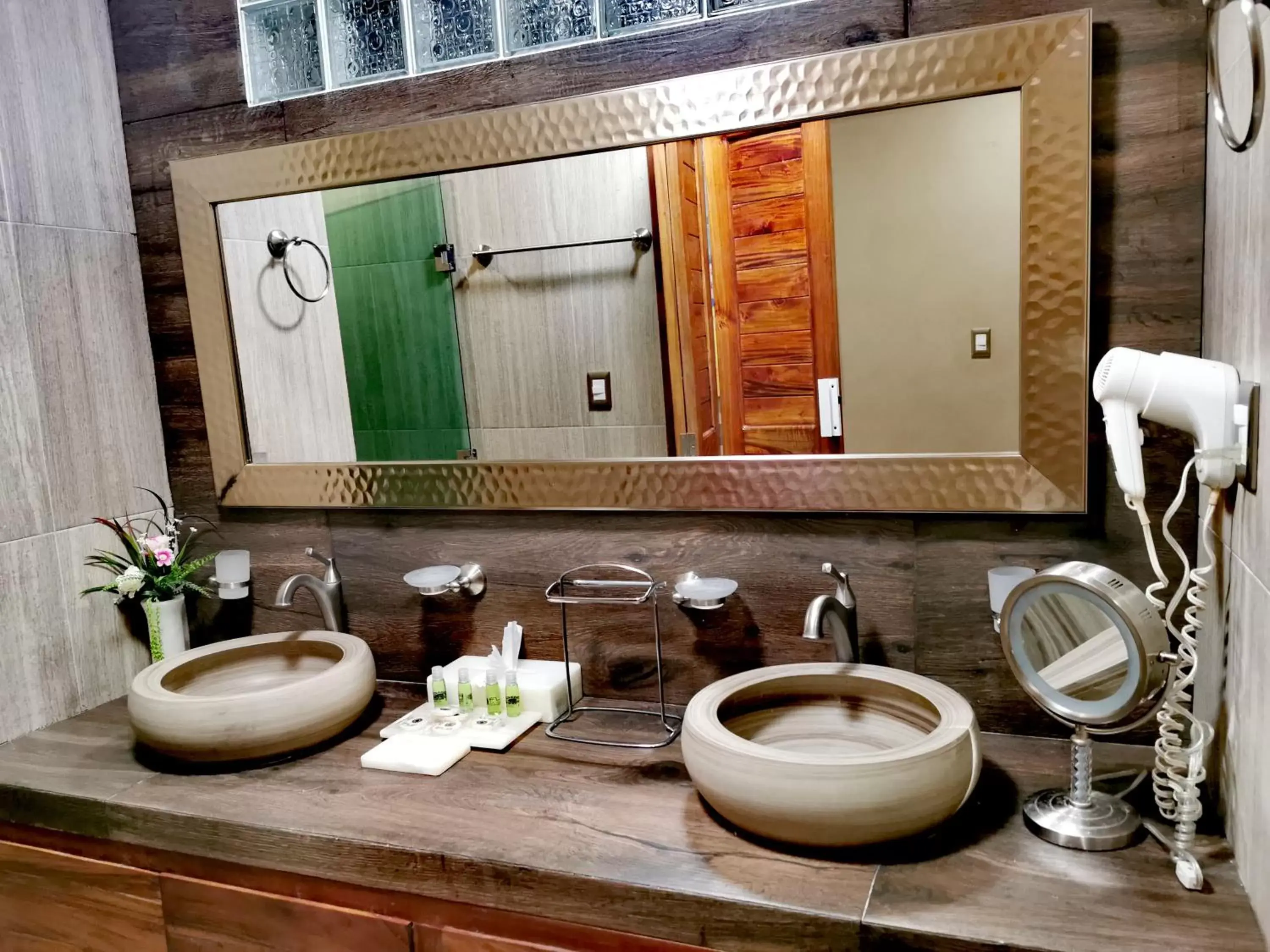 Property building, Bathroom in El Zaguán Colonial by GuruHotel