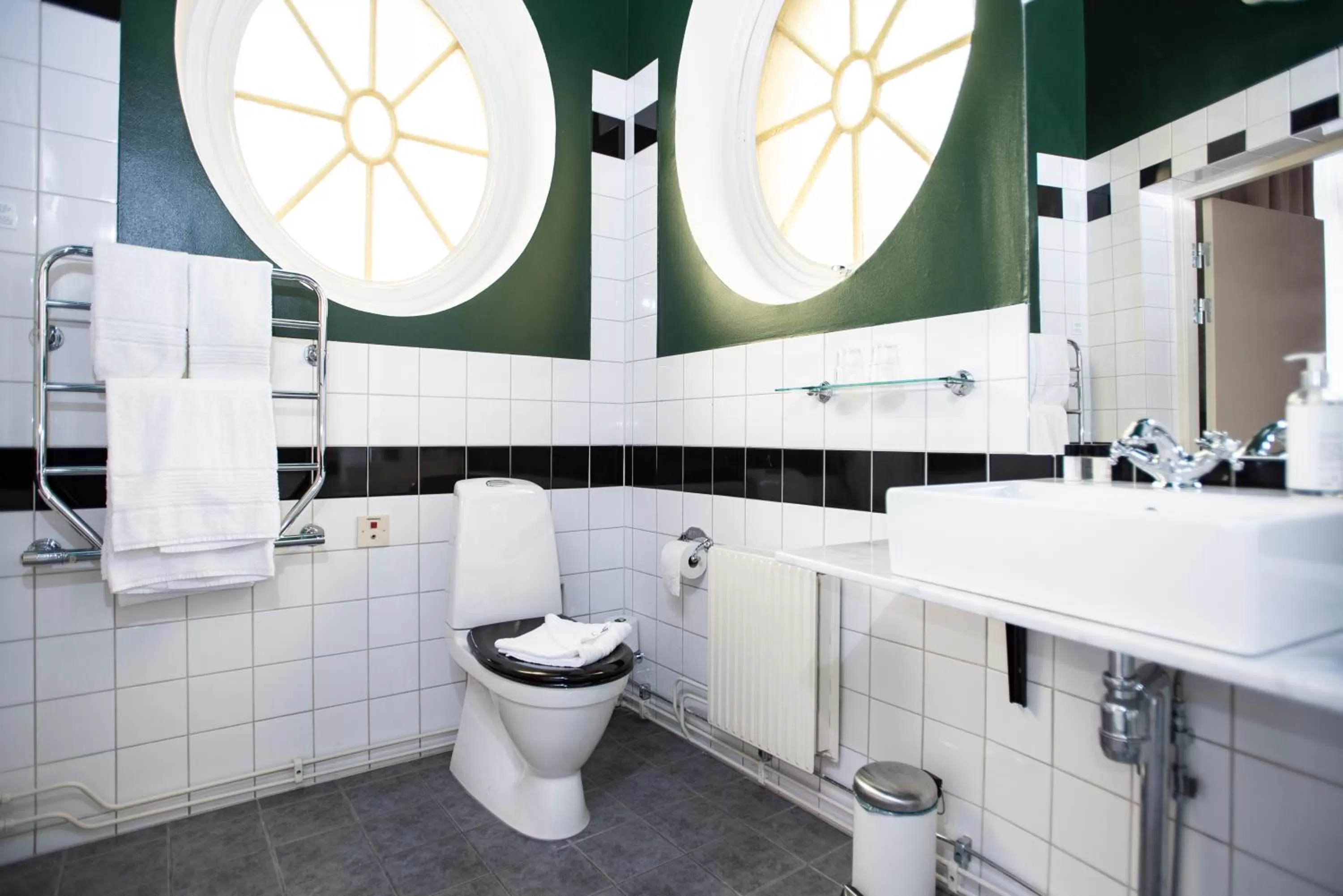 Toilet in The Vault Hotel, WorldHotels Crafted