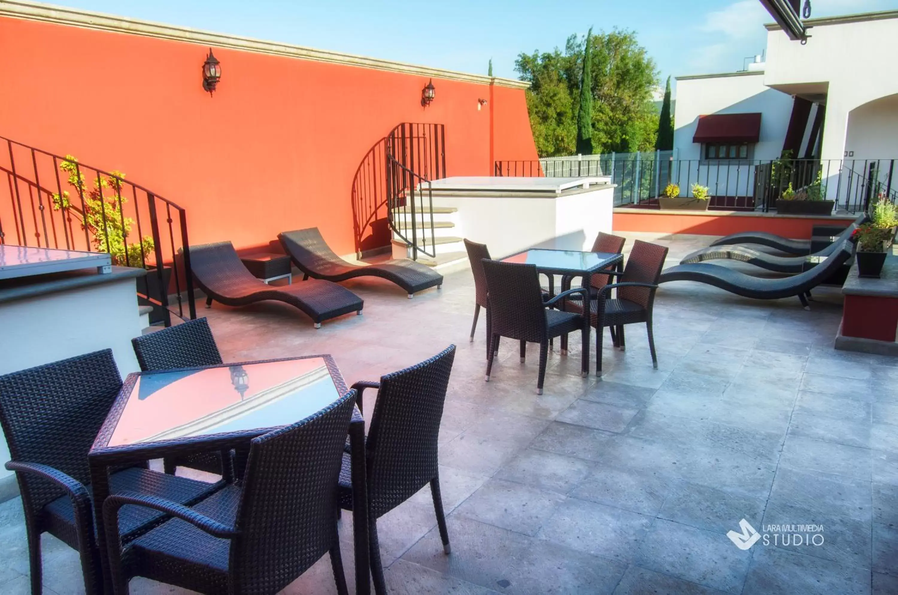 Patio, Lounge/Bar in Hotel San Xavier