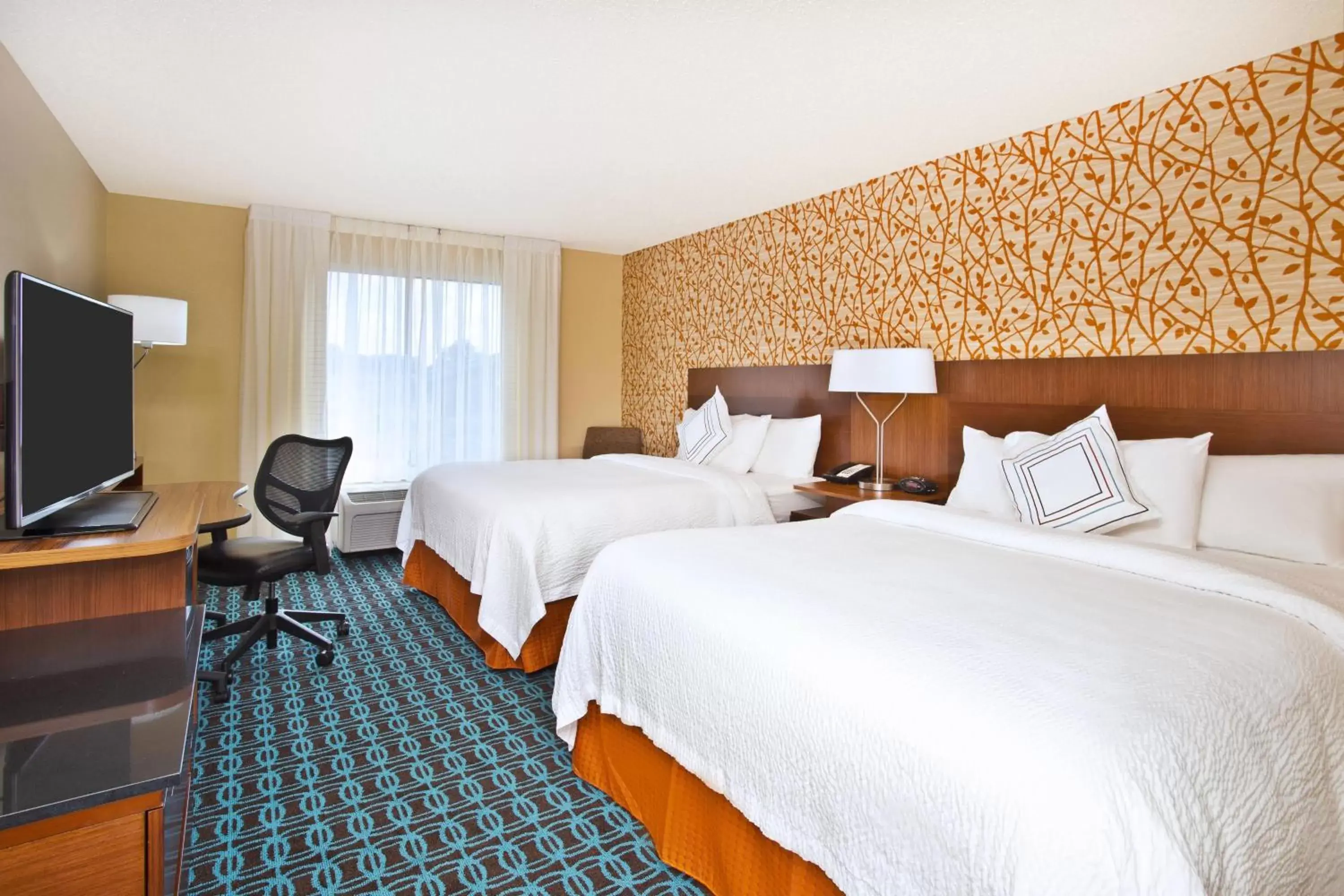 Photo of the whole room, Bed in Fairfield Inn & Suites by Marriott Madison West/Middleton