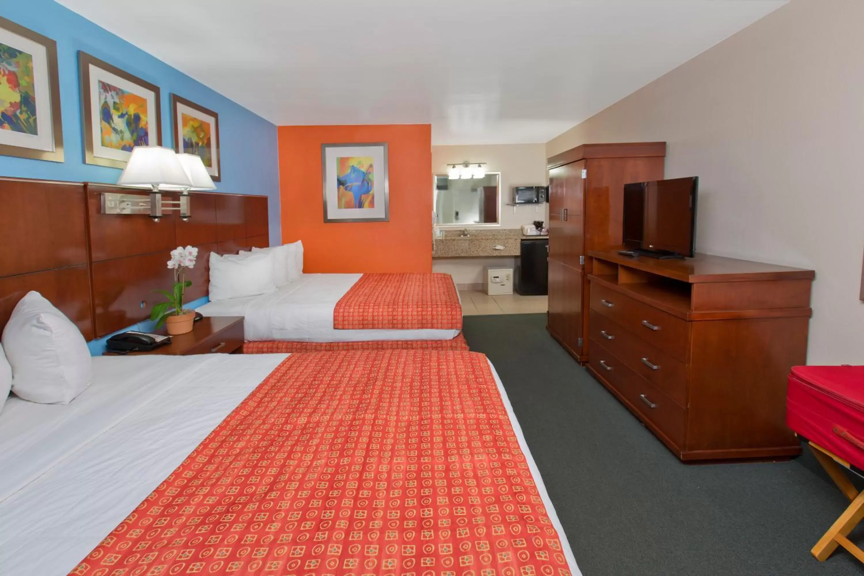 Photo of the whole room, Bed in Flamingo Waterpark Resort