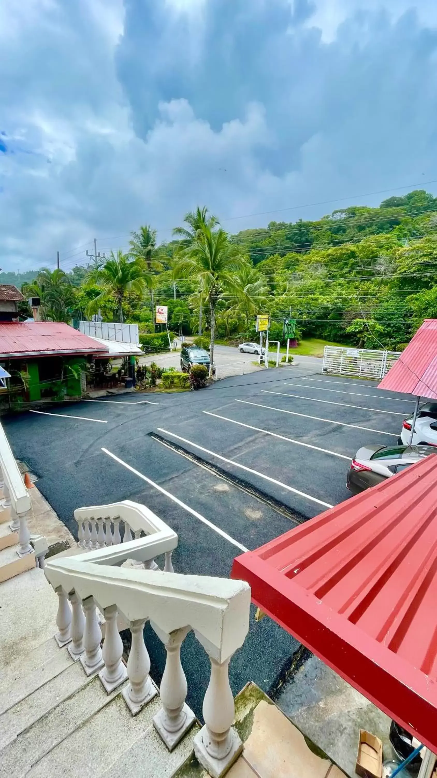 Parking in Hotel Beachfront Vista Hermosa