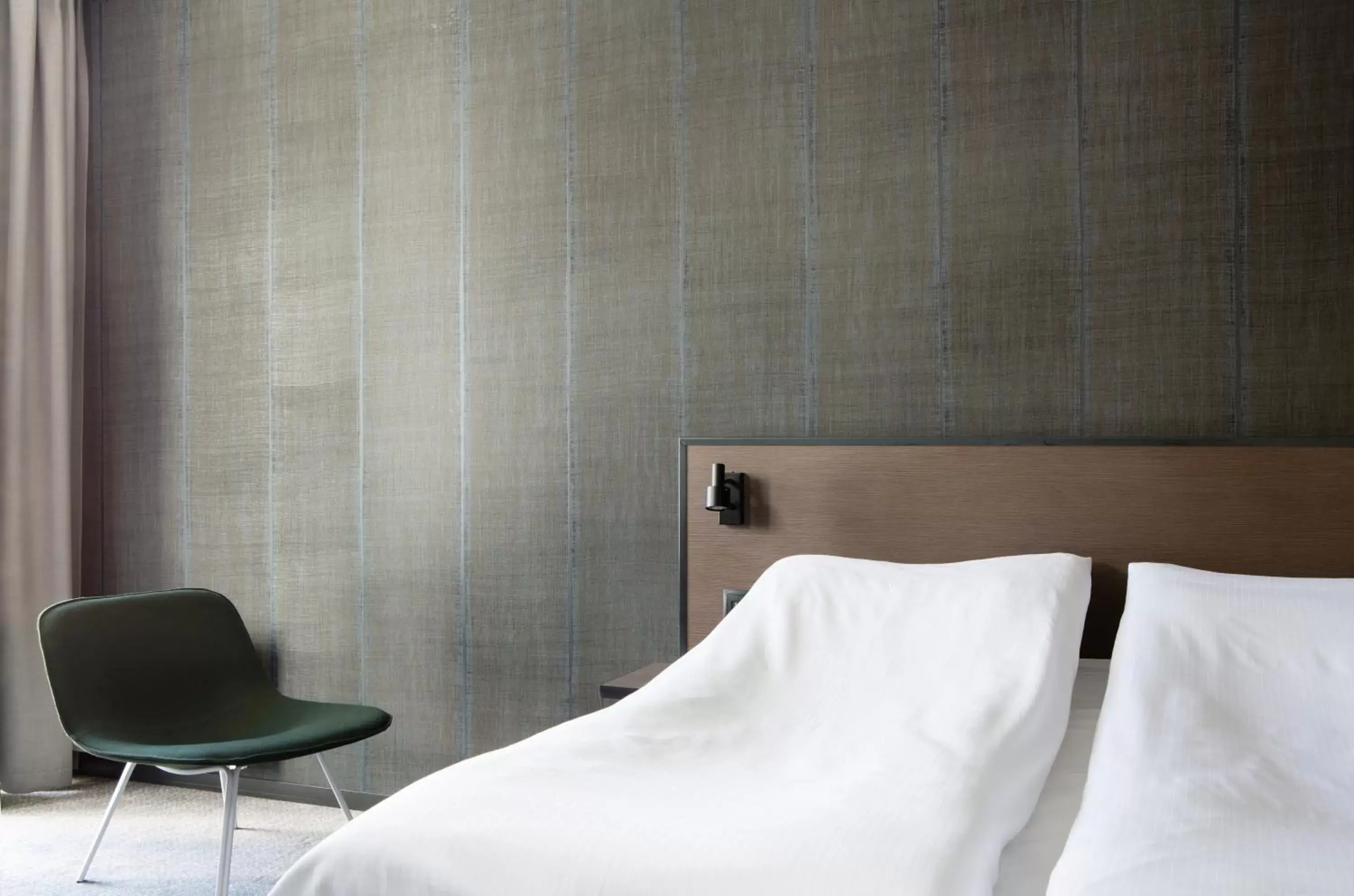 Bedroom, Bed in Comfort Hotel Bergen