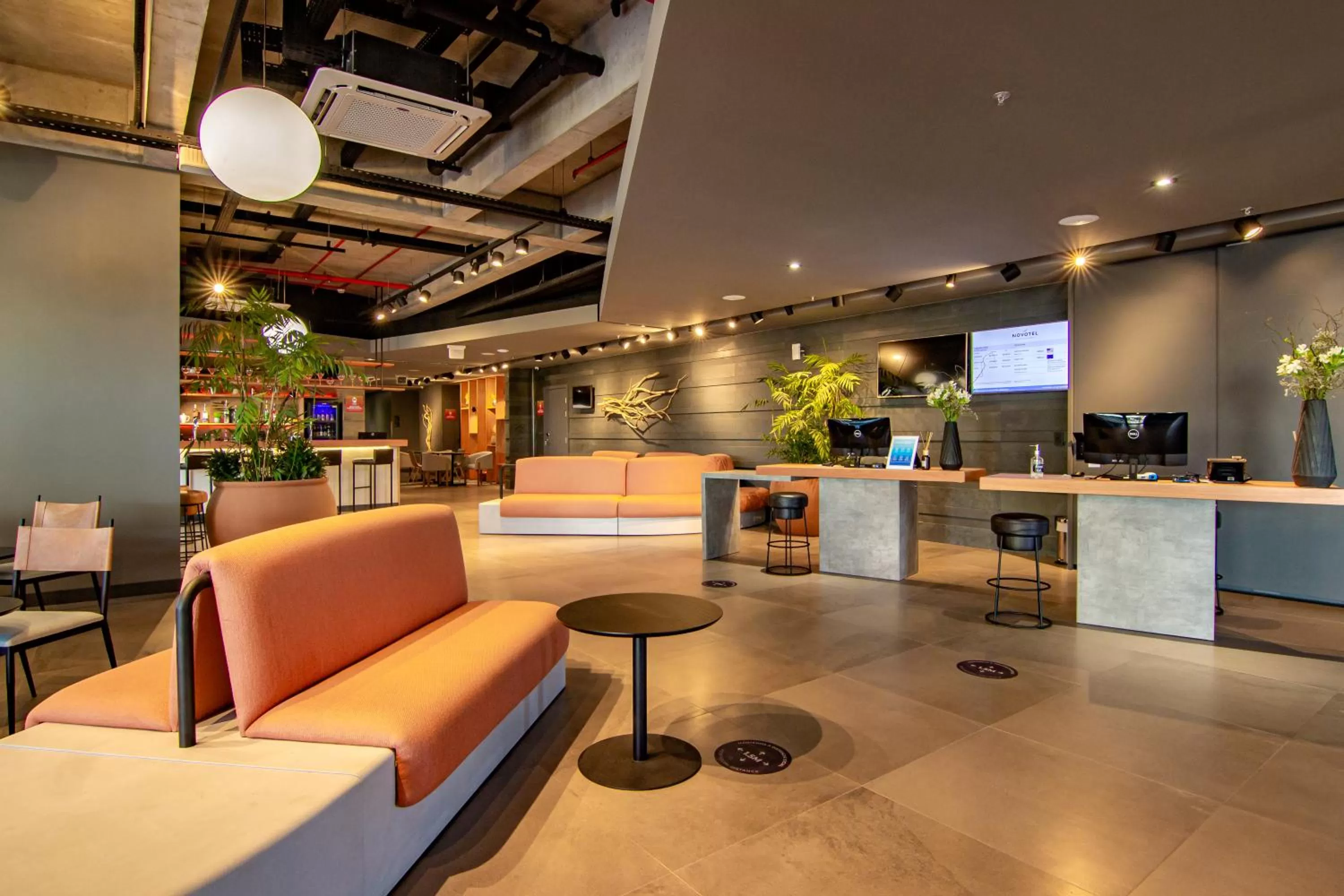 Lobby or reception in Novotel Criciuma