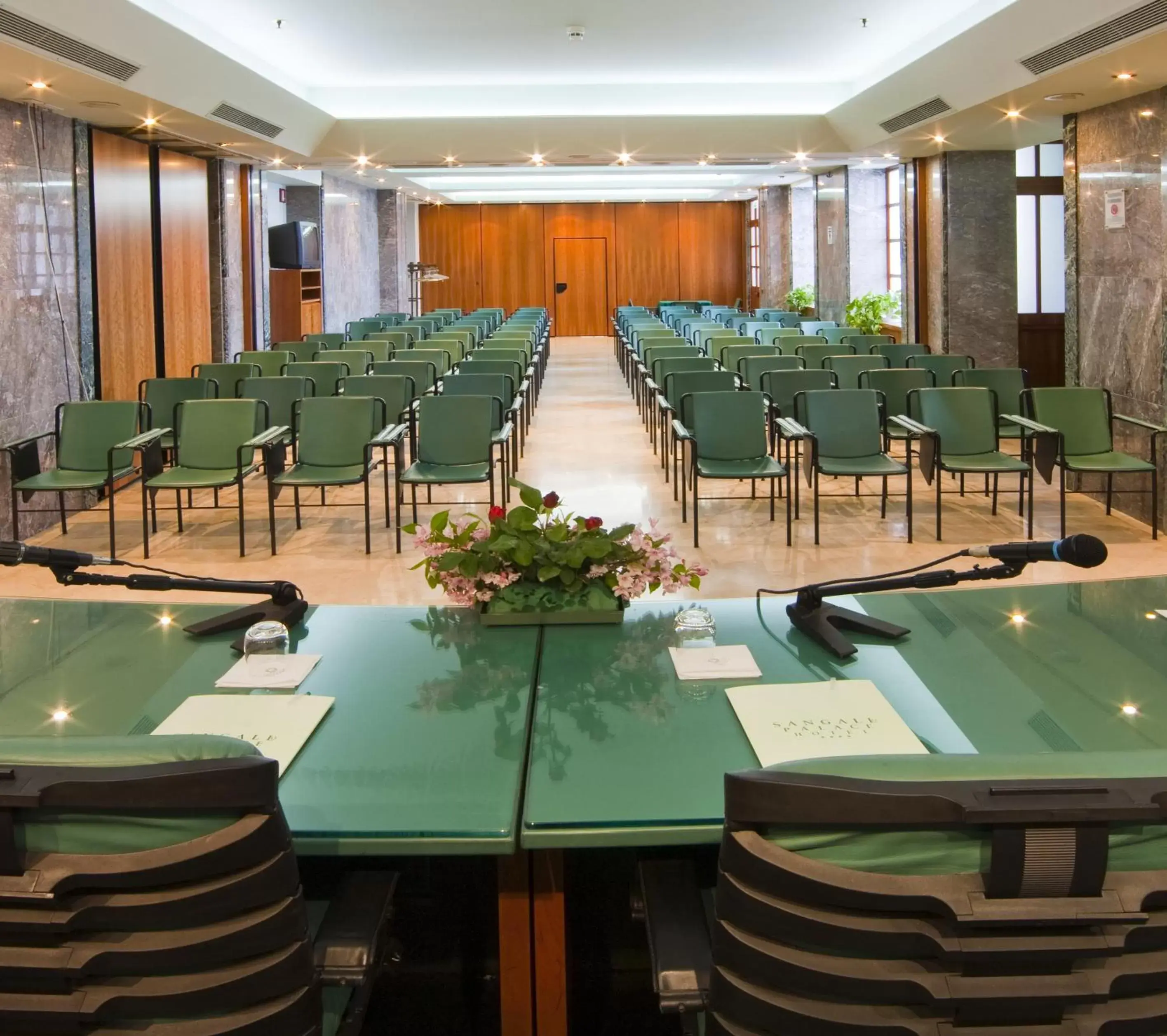 Business facilities in Sangallo Palace