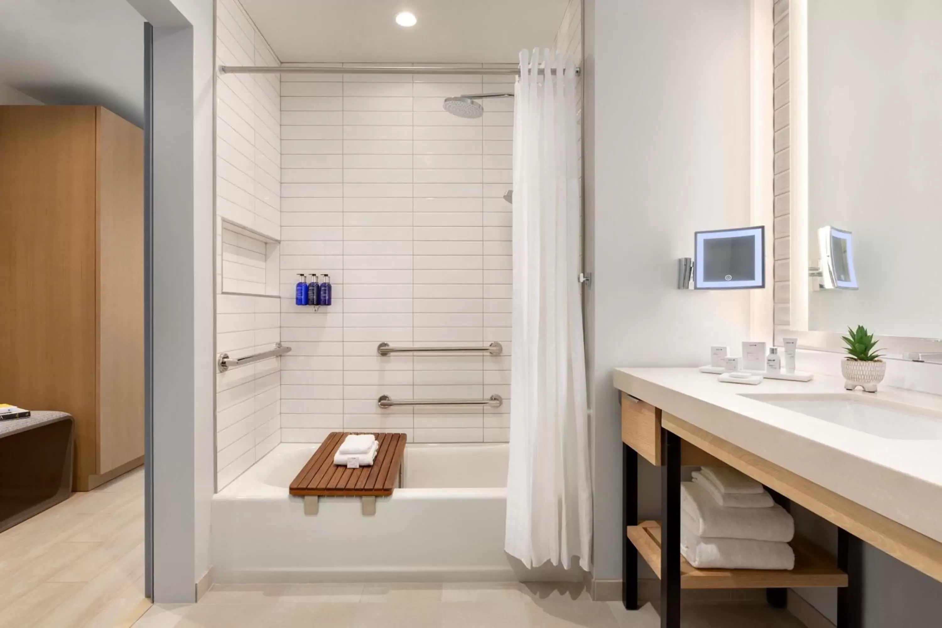 Bathroom in The Viv Hotel, Anaheim, a Tribute Portfolio Hotel