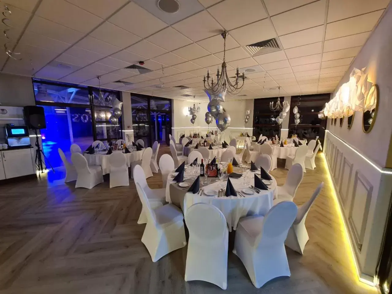 Restaurant/places to eat, Banquet Facilities in Grand Royal Hotel