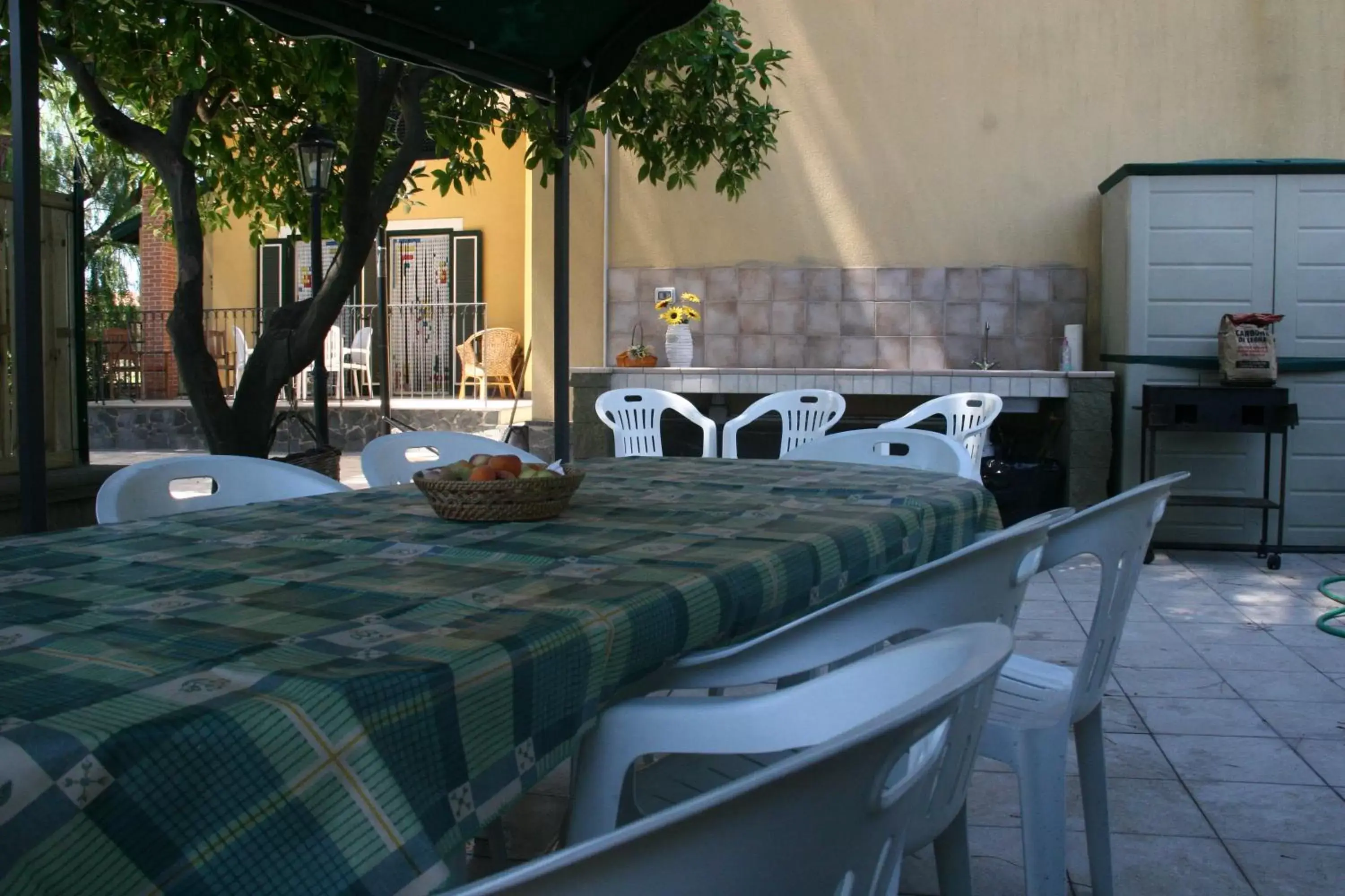 BBQ facilities, Bed in B&B Etna Country