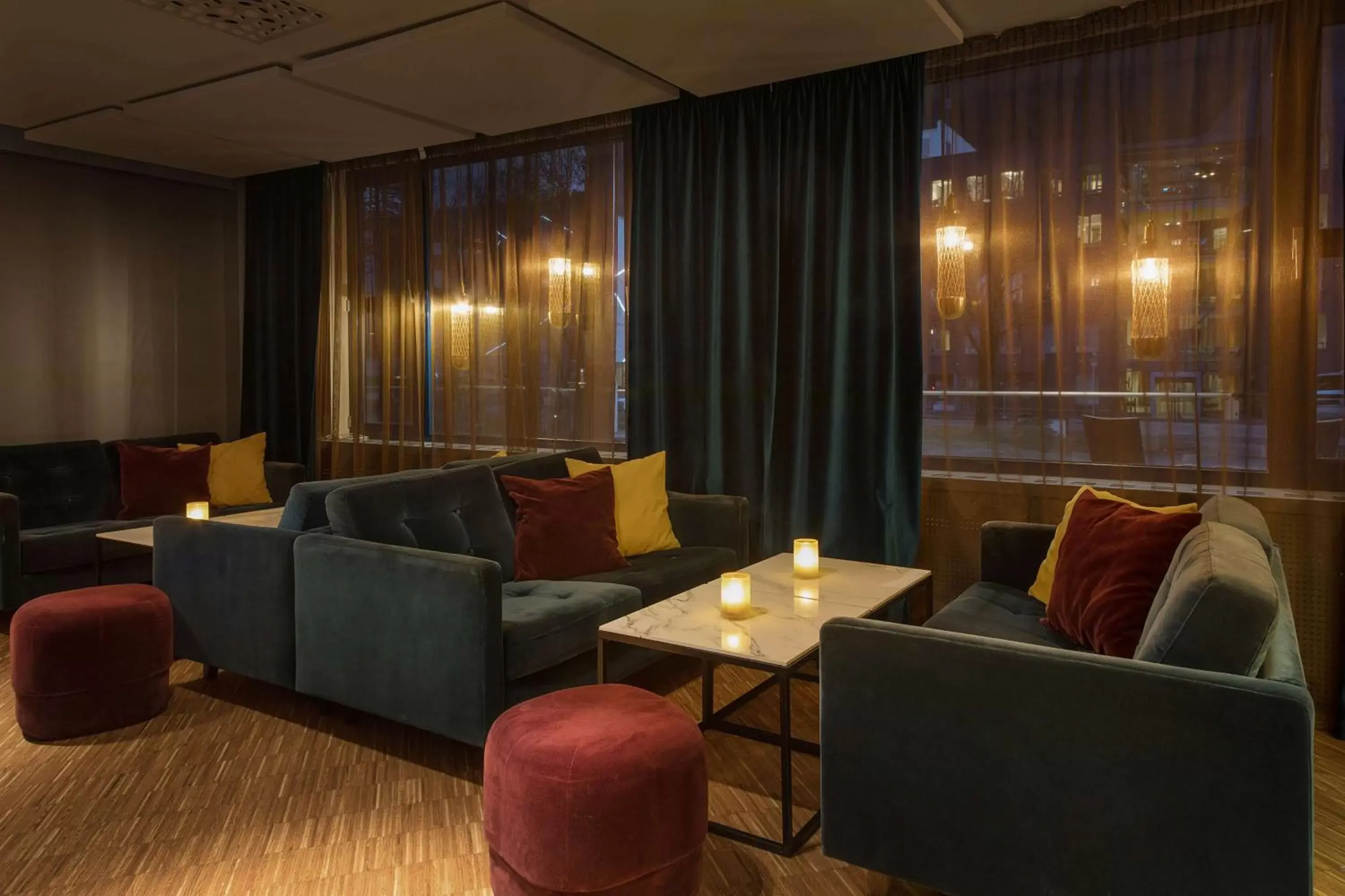 Lounge or bar, Seating Area in Scandic Sunnfjord Hotel & Spa