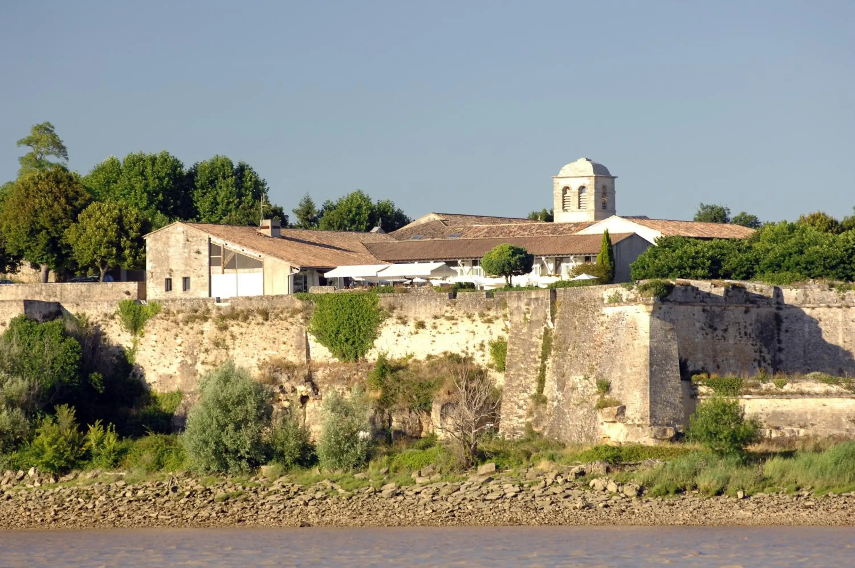 Day, Property Building in Hôtel Restaurant La Citadelle