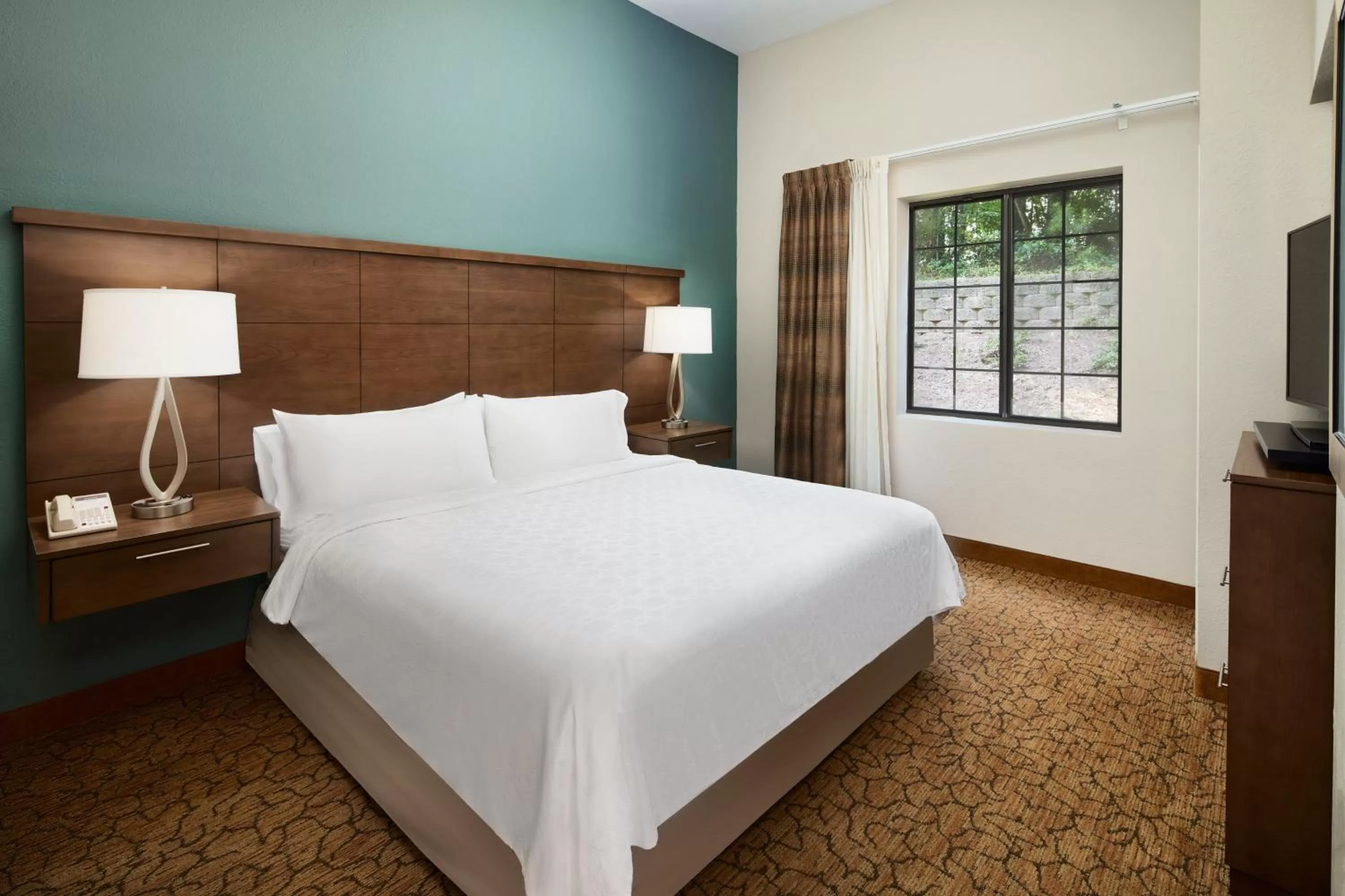Photo of the whole room, Bed in Staybridge Suites Of Durham - Chapel Hill - RTP by IHG
