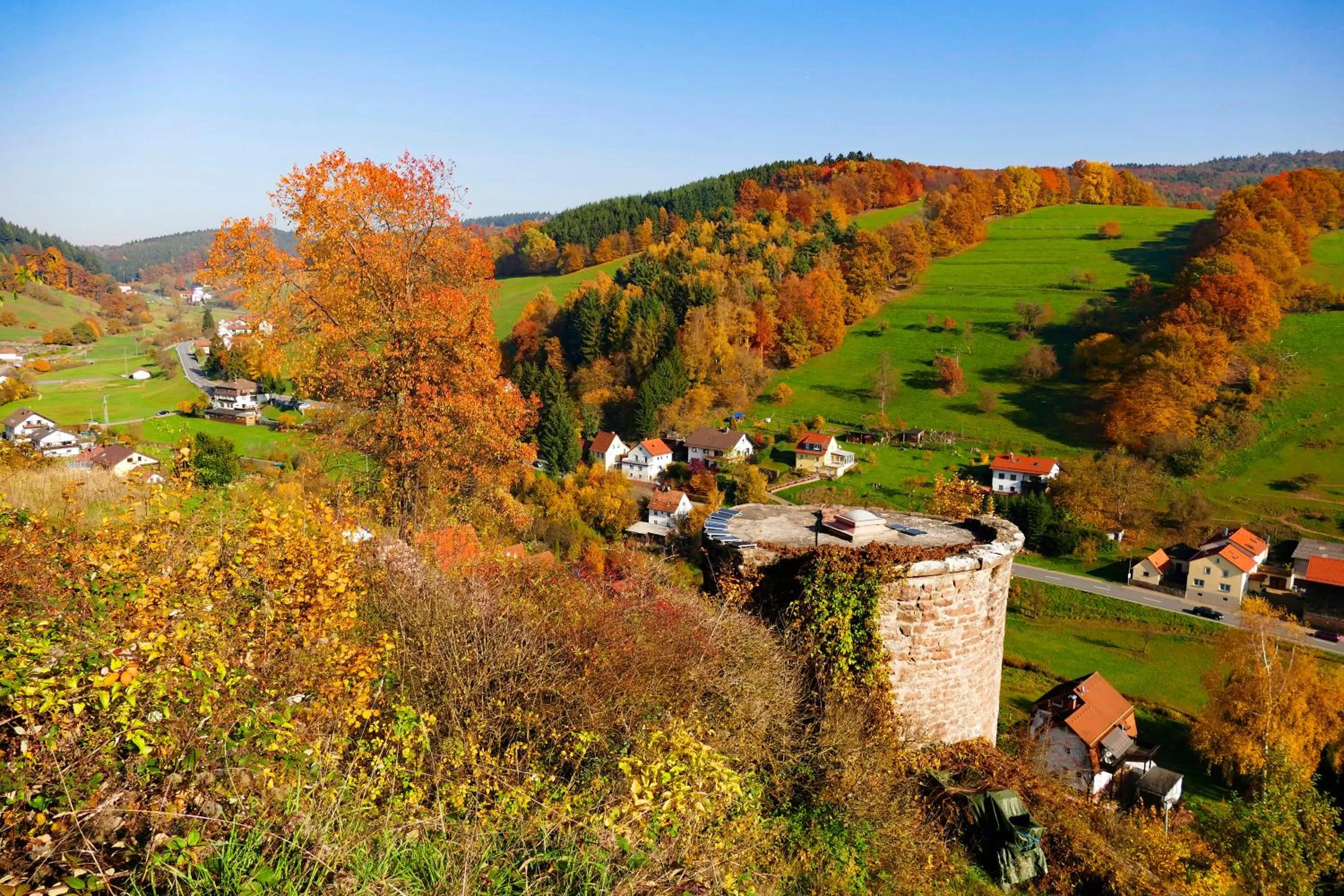 Natural landscape in Hotel Grüner Baum mit Restaurant & Wellness