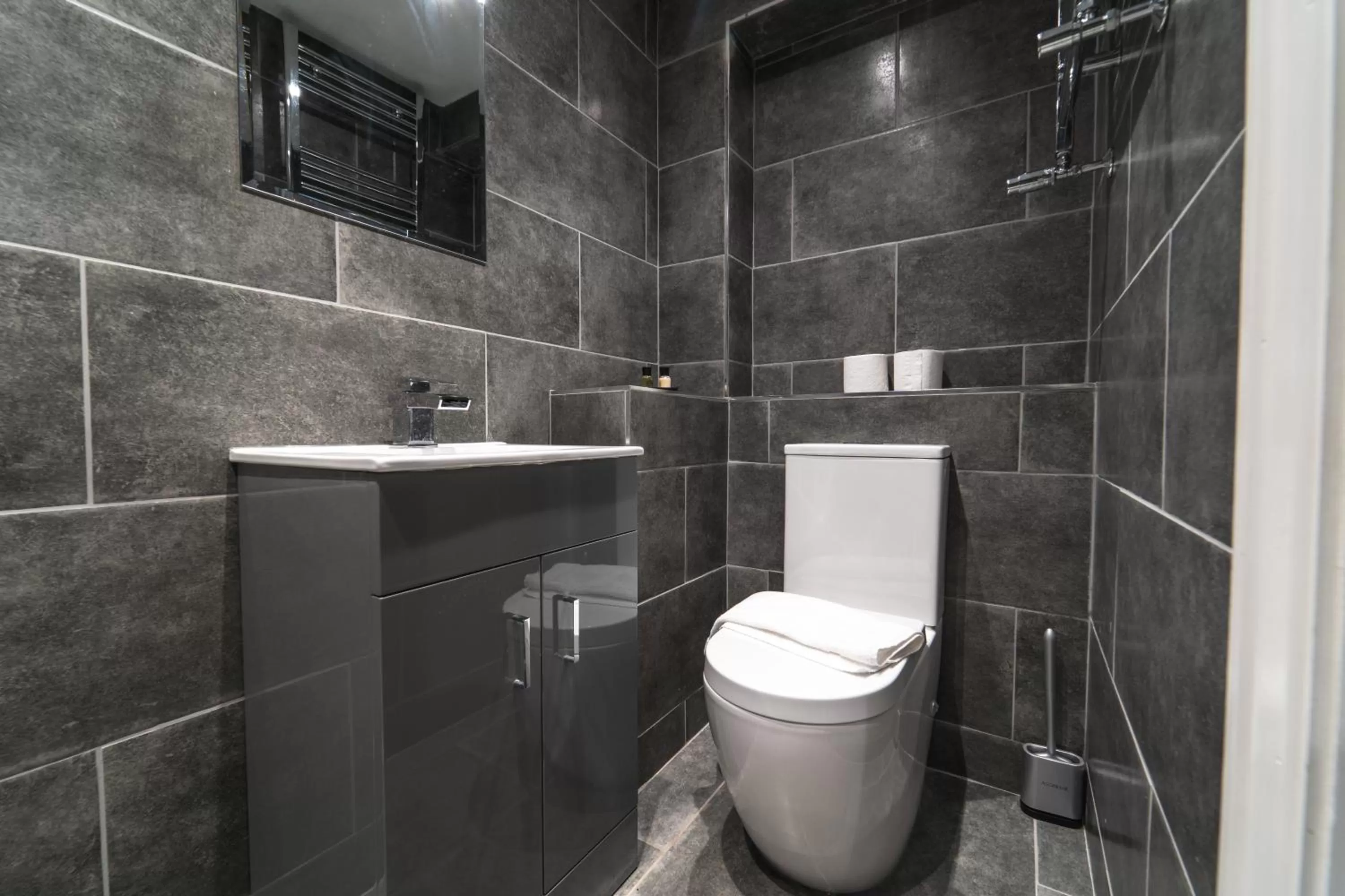 Bathroom in The Ashcroft Studios & Apartments with Free Parking